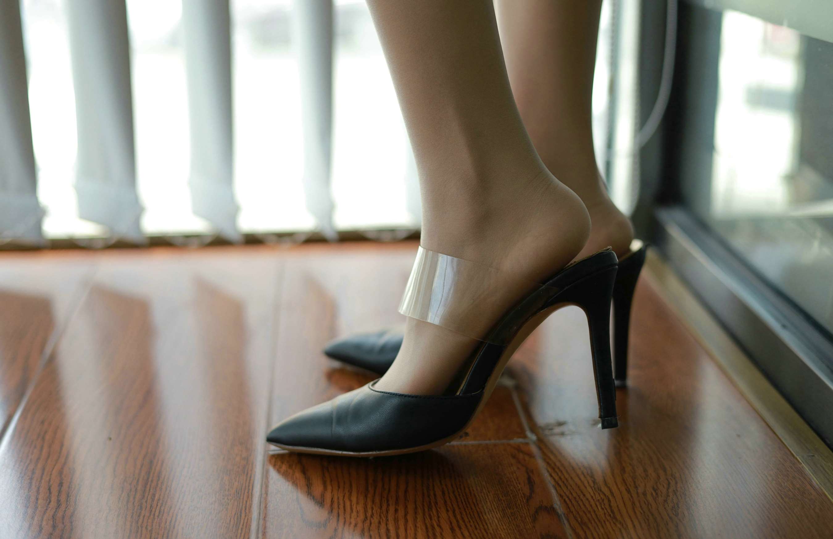 《美子《听话的女秘书》》作品图