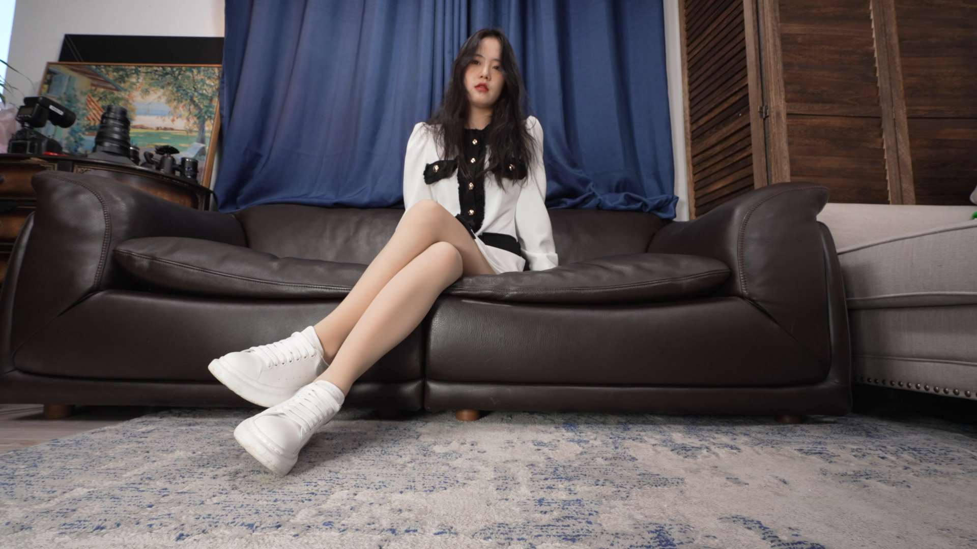 《[寄卖视频] A&F 小佳展示她的性感丝袜裸足》作品图