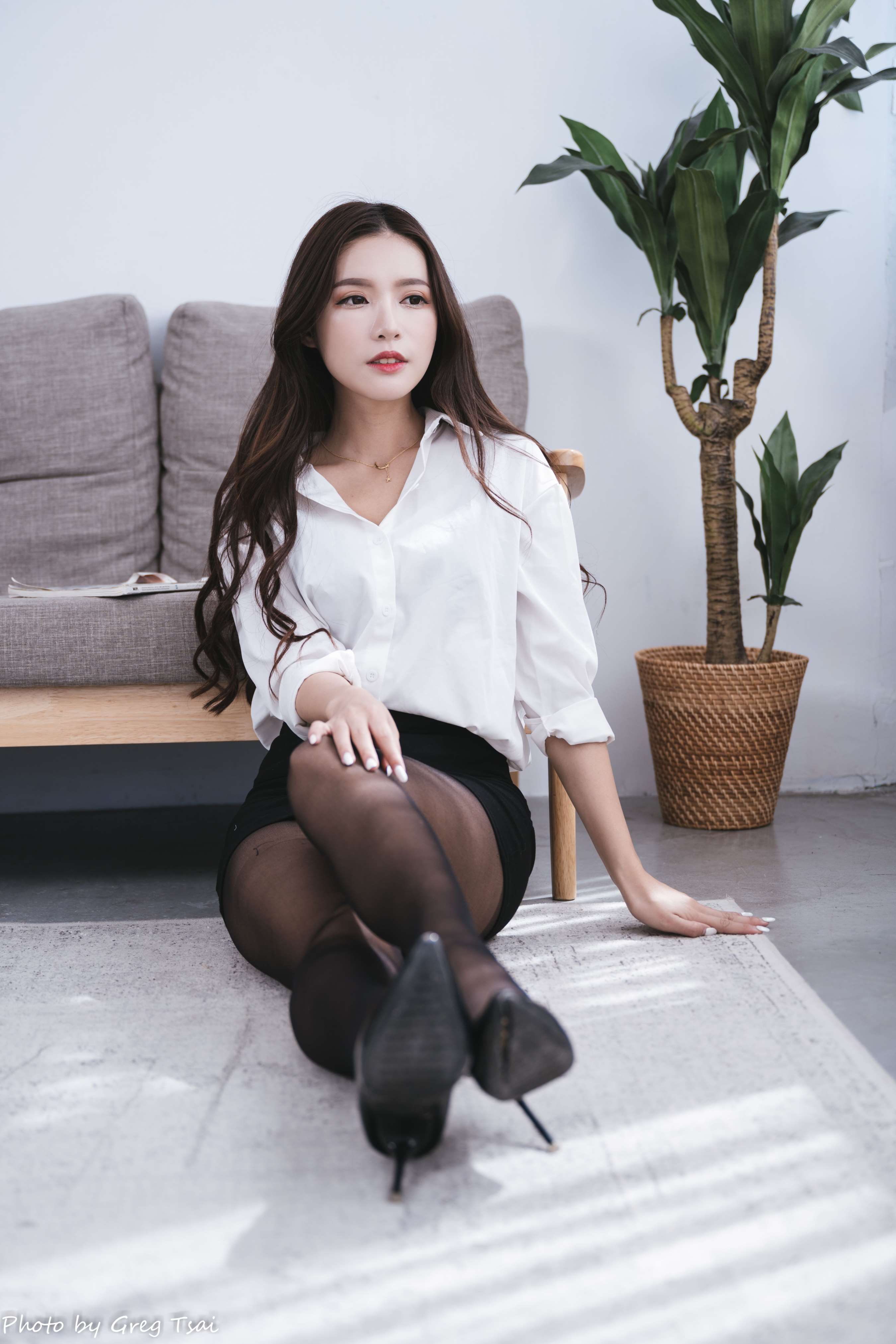 《Vivi - OL制服黑丝》作品图