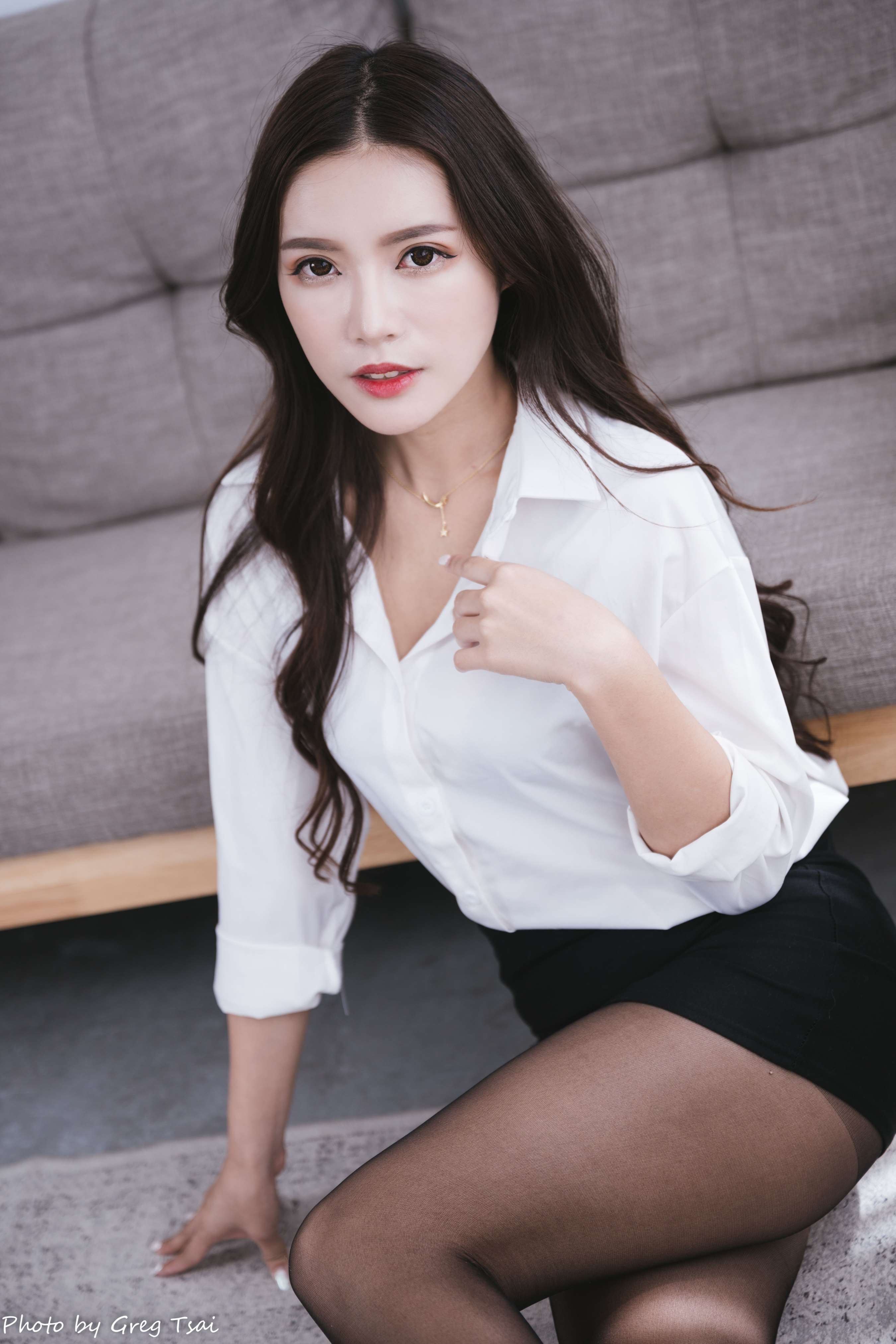 《Vivi - OL制服黑丝》作品图