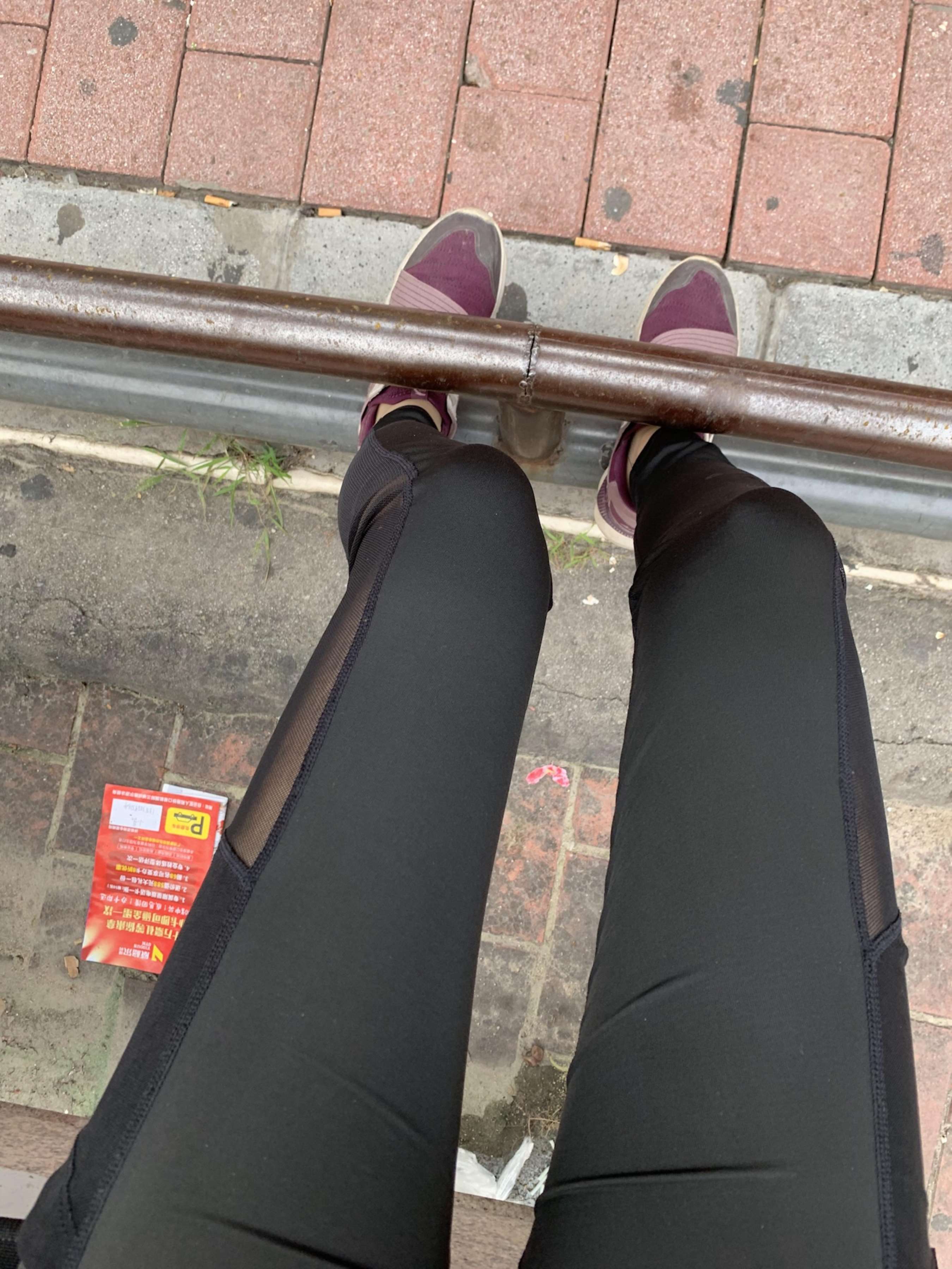 《少女肉丝脚丫》作品图