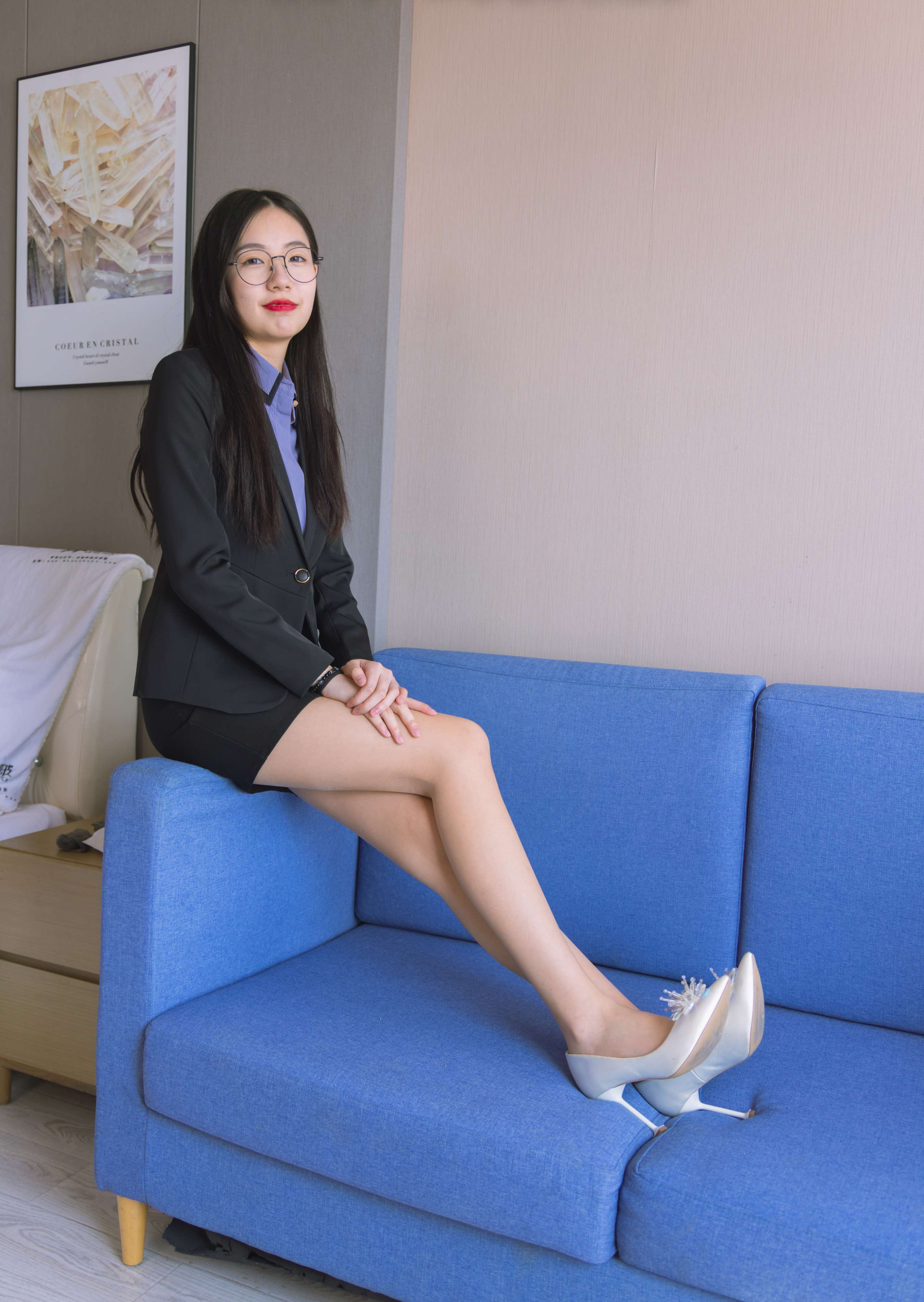 《小甜豆-两双高跟鞋、肉丝、油亮黑丝》作品图