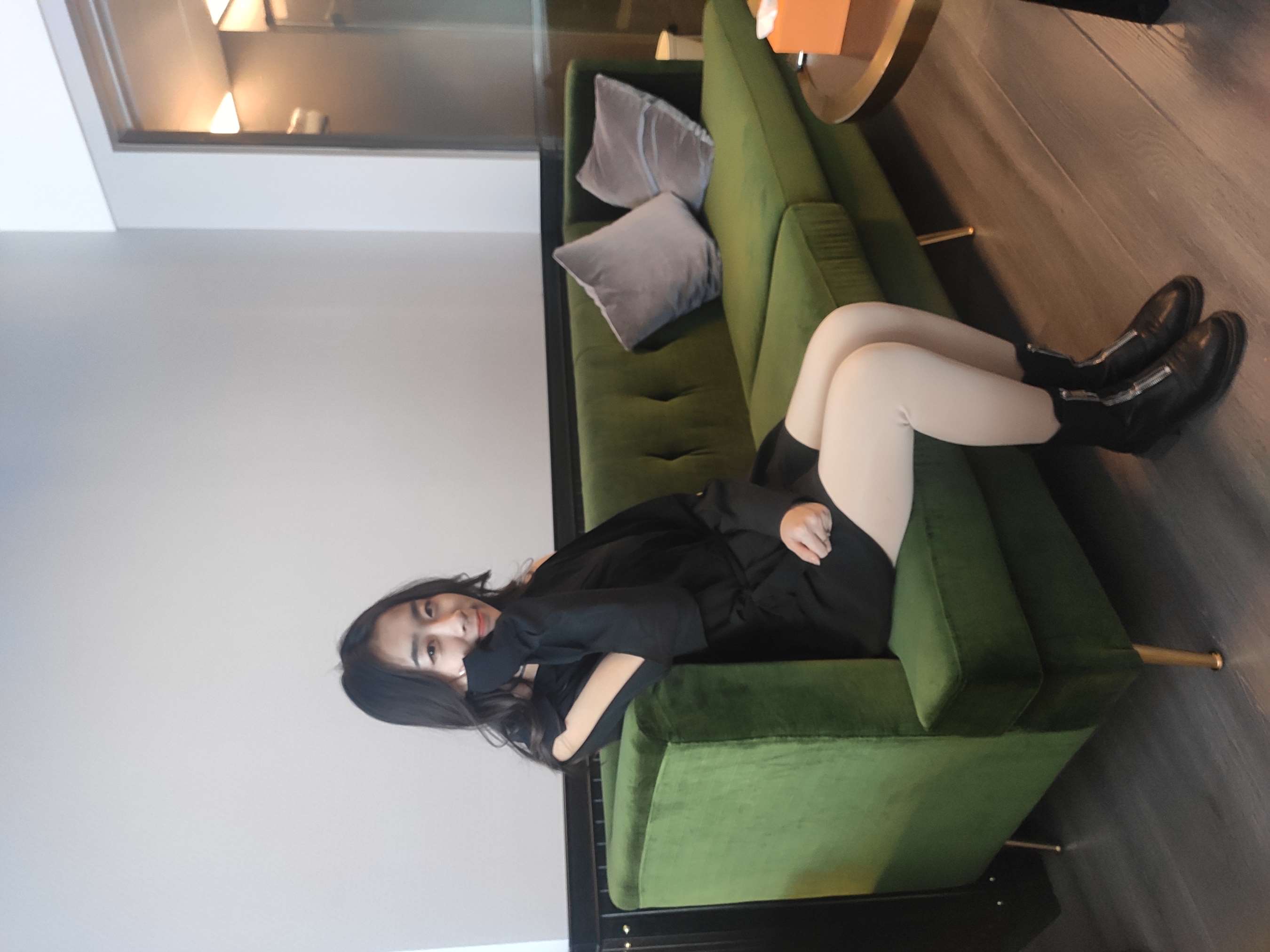 《姜旭肉丝长靴の赤足》作品图