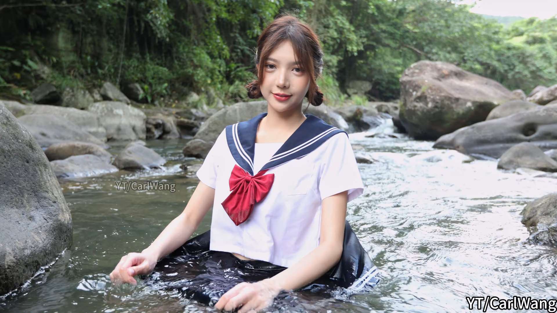 《[视频] 夏天就是要跟学妹來溪边玩水呀》作品图