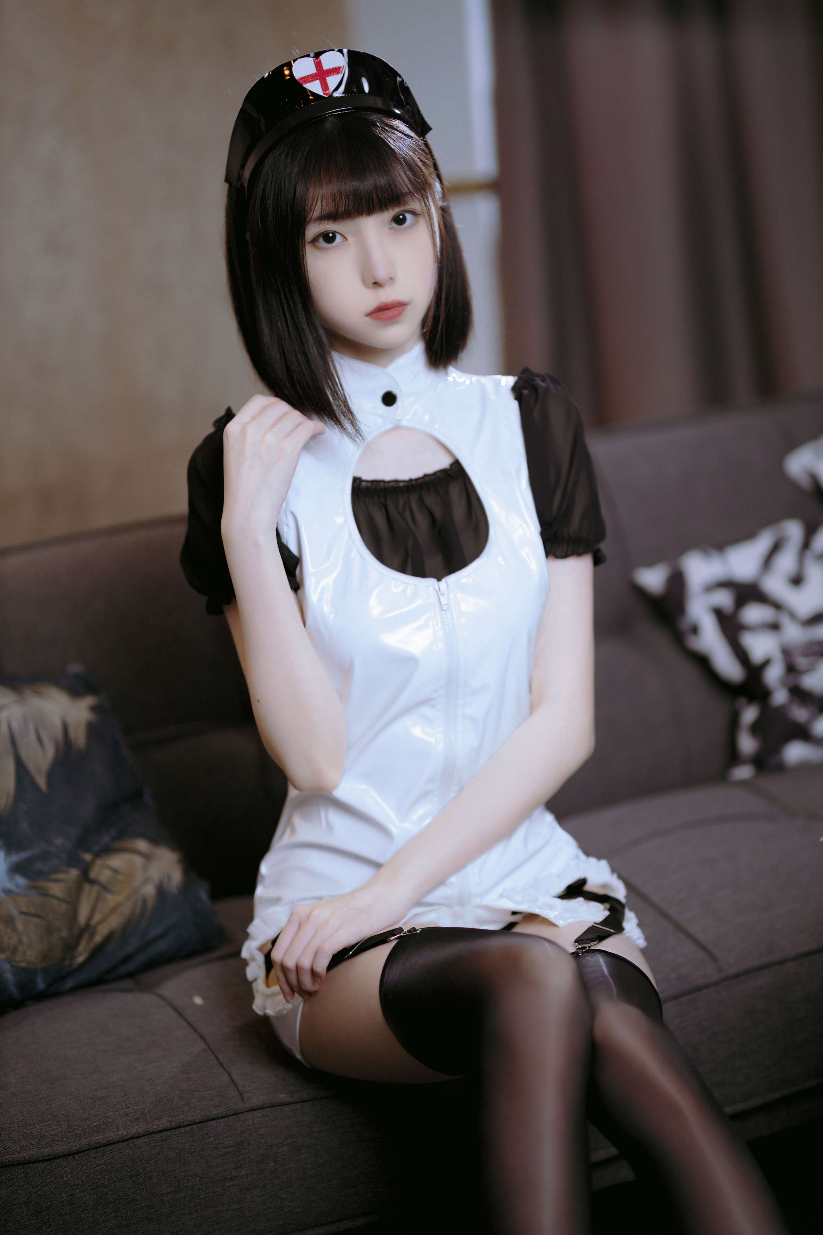 《少女黑丝护士》作品图