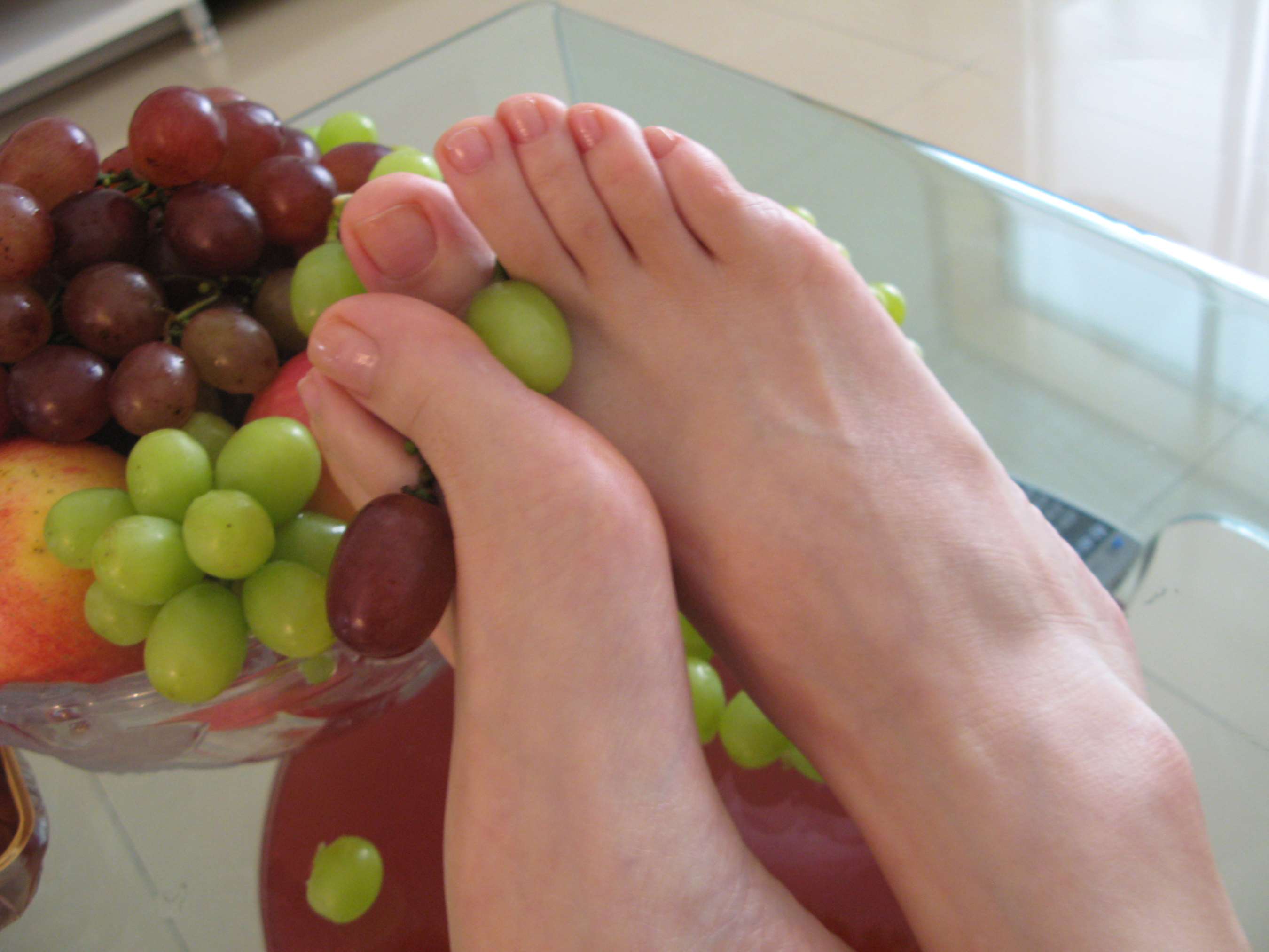 《嫩足の葡萄》作品图