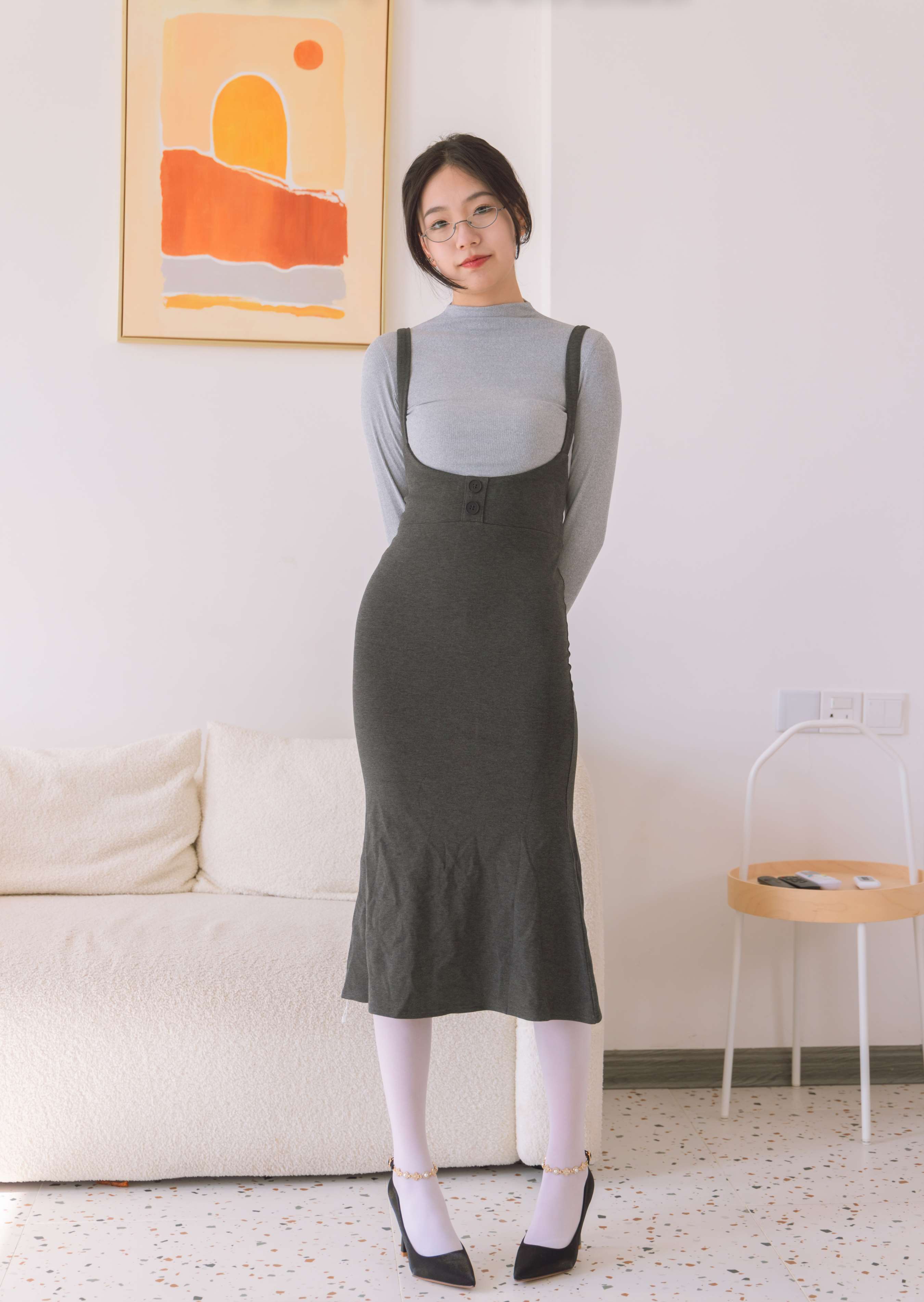 《小甜豆-高跟鞋、厚白丝》作品图