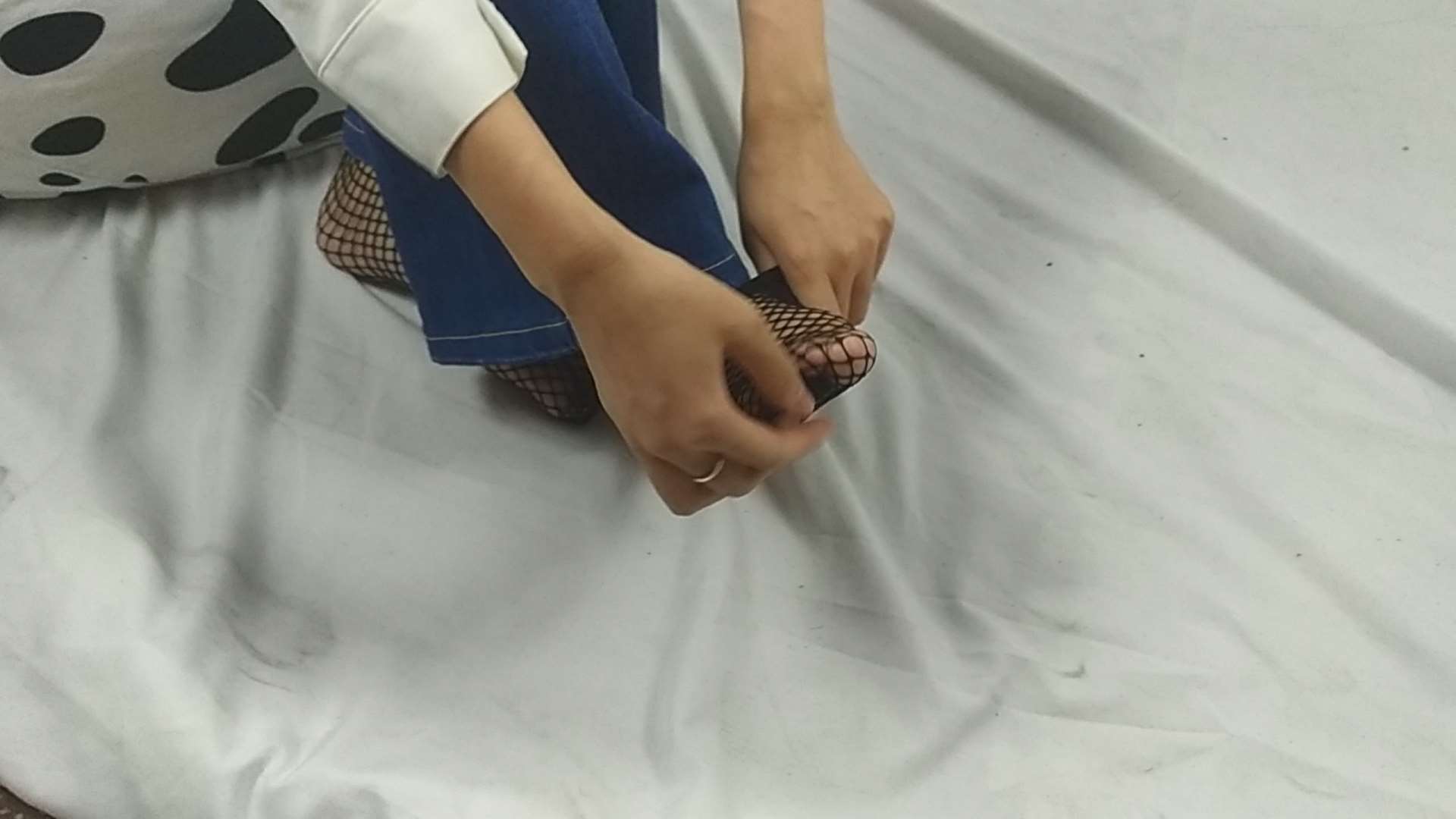 《[视频]-少女牛仔の网袜脚丫》作品图