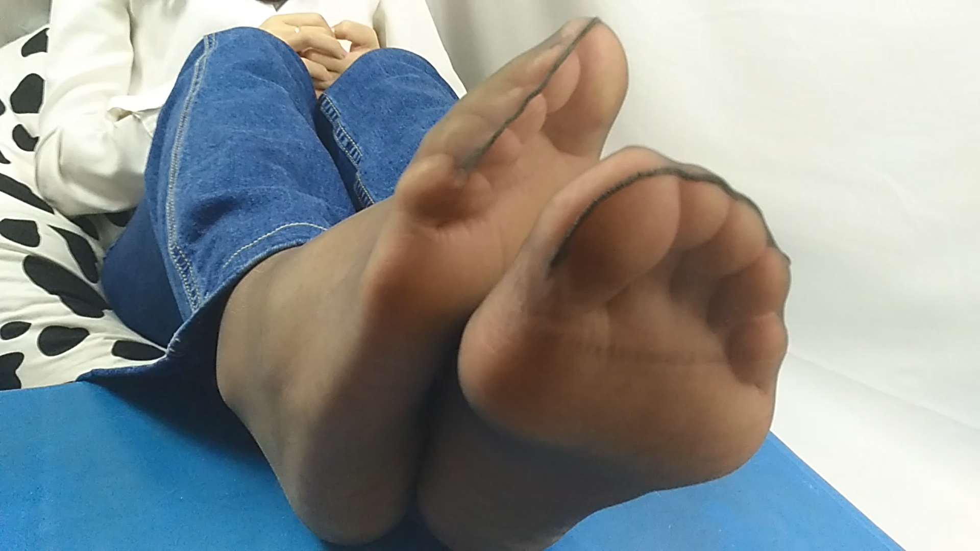 《[视频]-少女牛仔の黑短丝脚丫》作品图