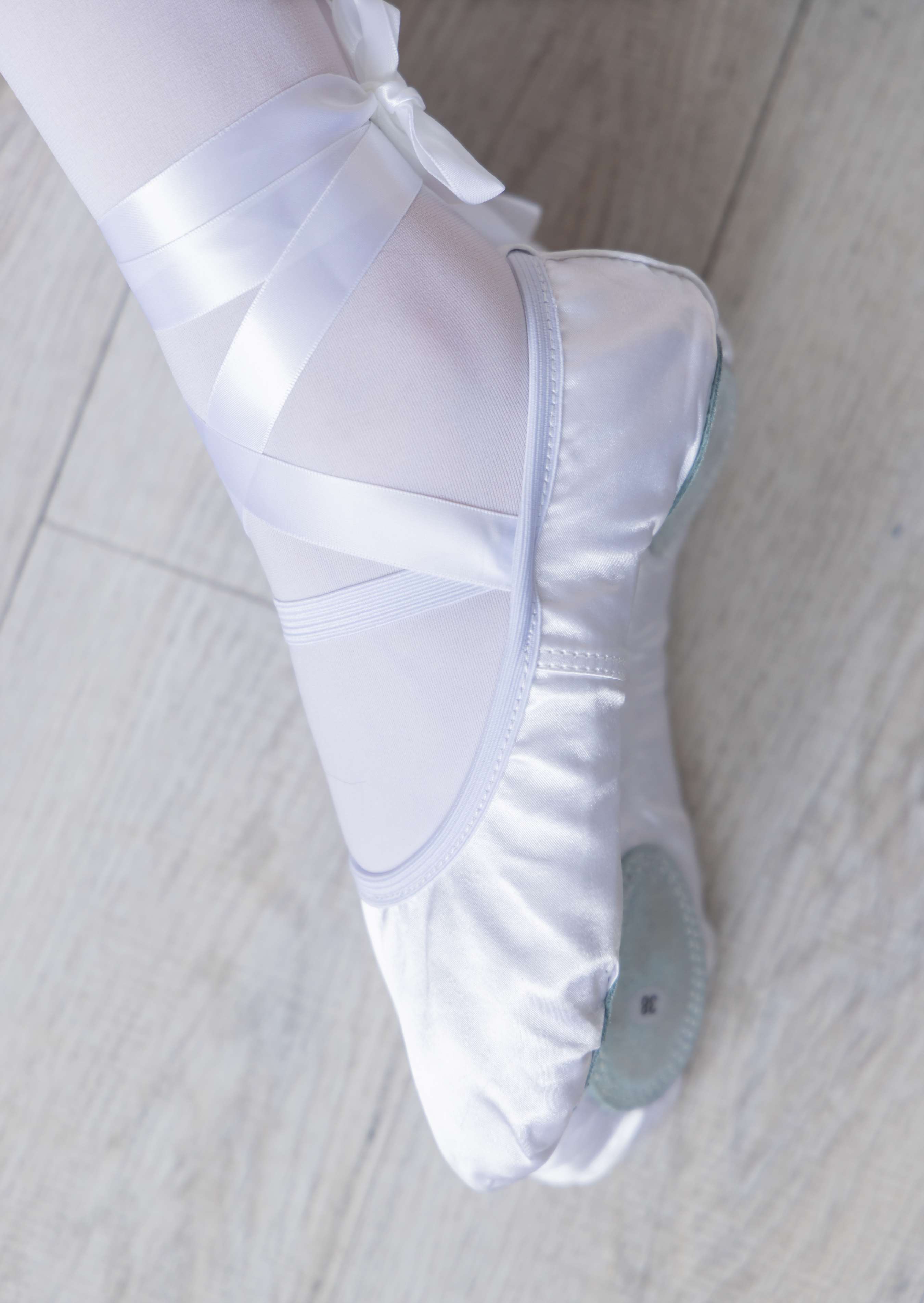 《小甜豆-芭蕾舞蹈服の丝袜脚丫》作品图