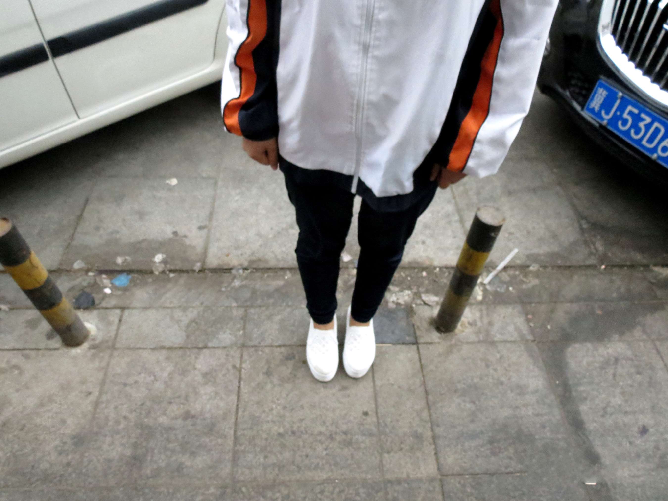 《真实搭讪街头女学生脱鞋脱袜要袜子》作品图