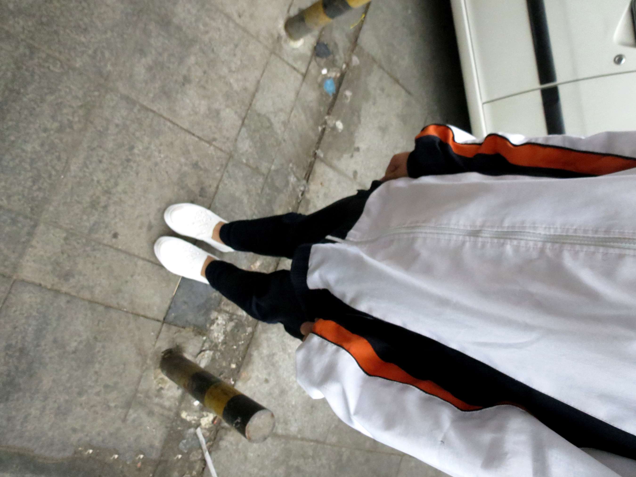 《真实搭讪街头女学生脱鞋脱袜要袜子》作品图