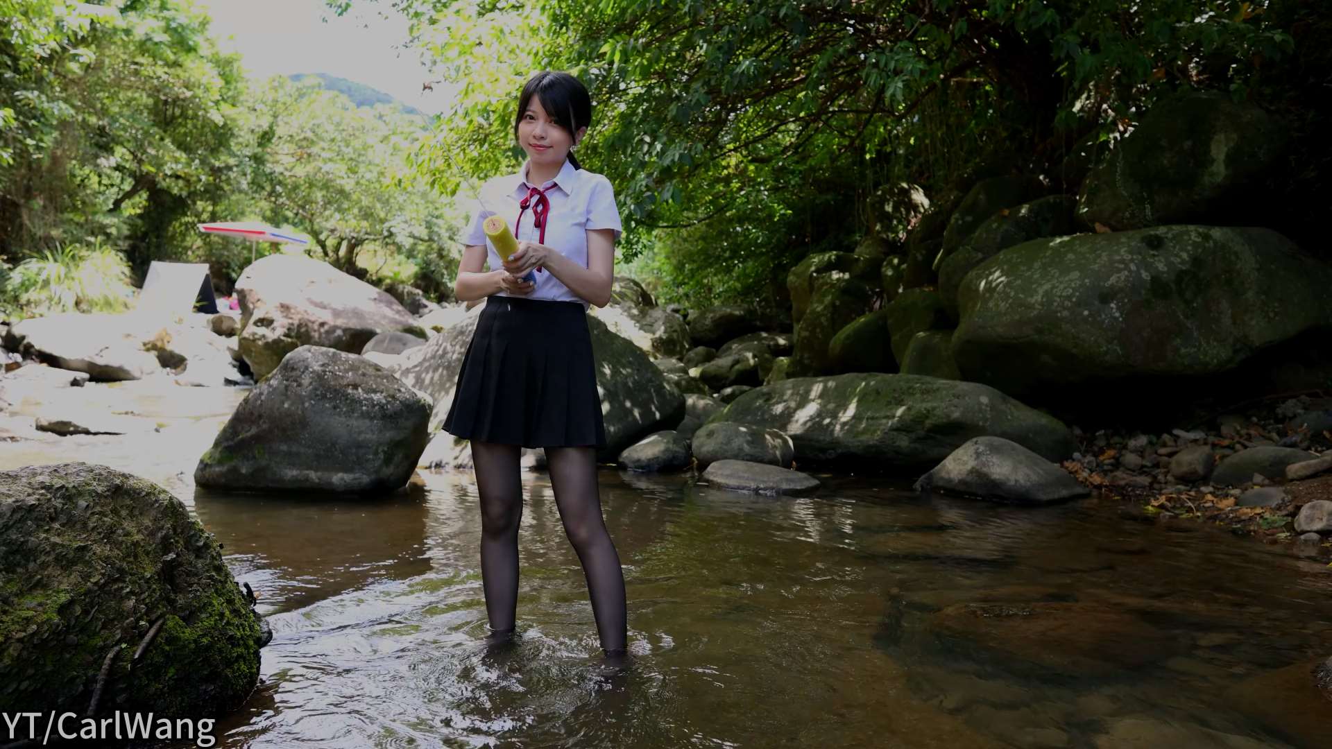 《[视频]夏天就是要跟学妹來溪边玩水呀2》作品图