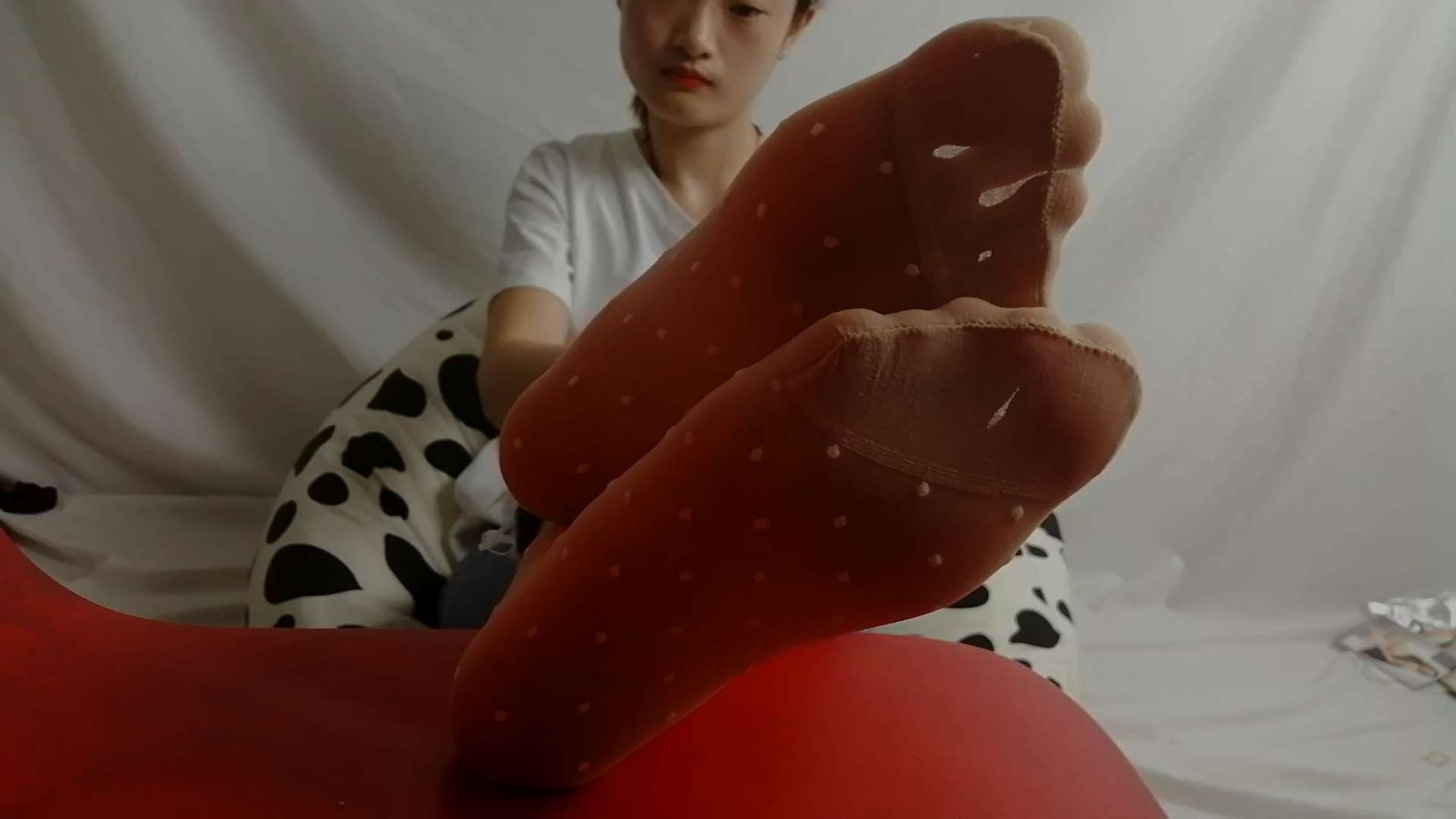 《[视频]小姐姐多套换丝脚丫》作品图