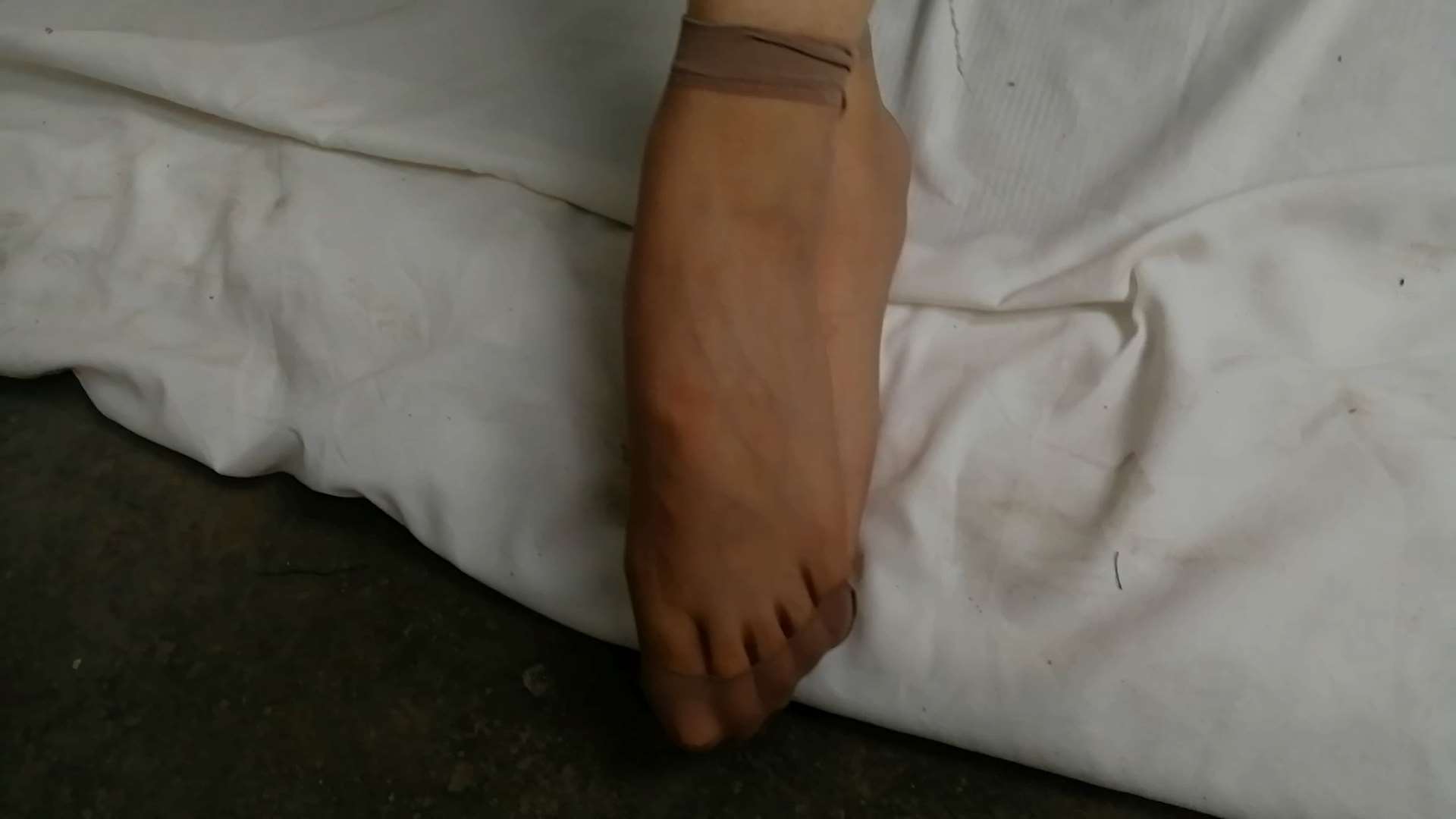 《[视频]小姐姐多套换丝脚丫》作品图