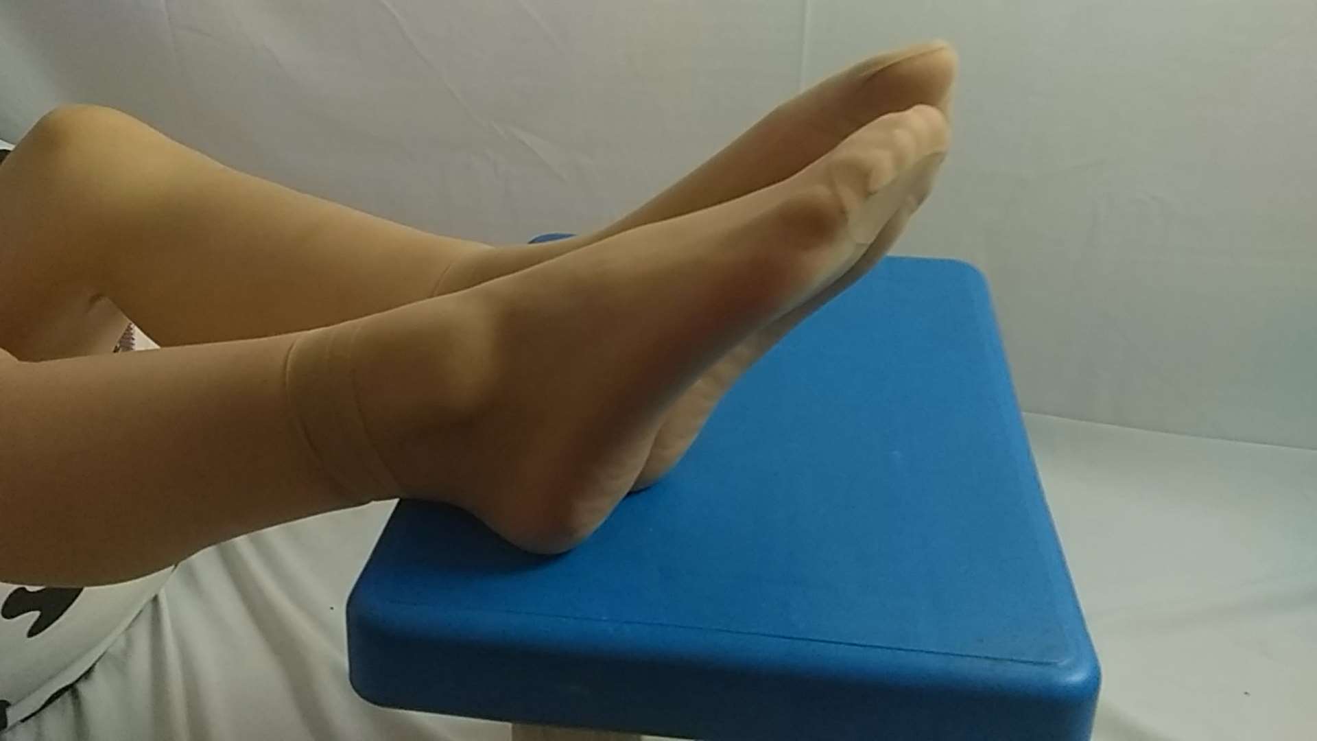 《[视频] 眼镜妹的短丝》作品图