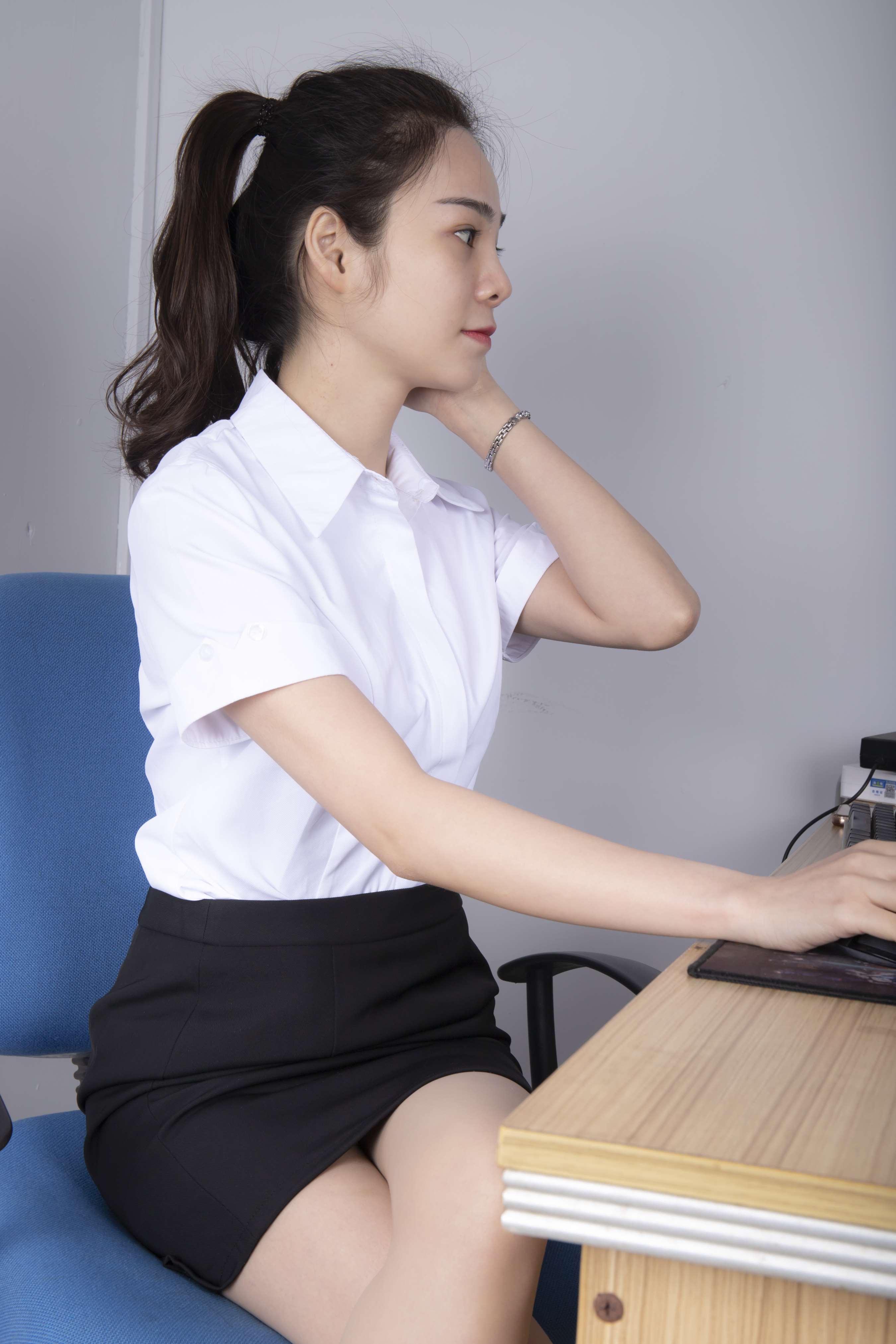 《沫沫白领制服高跟》作品图