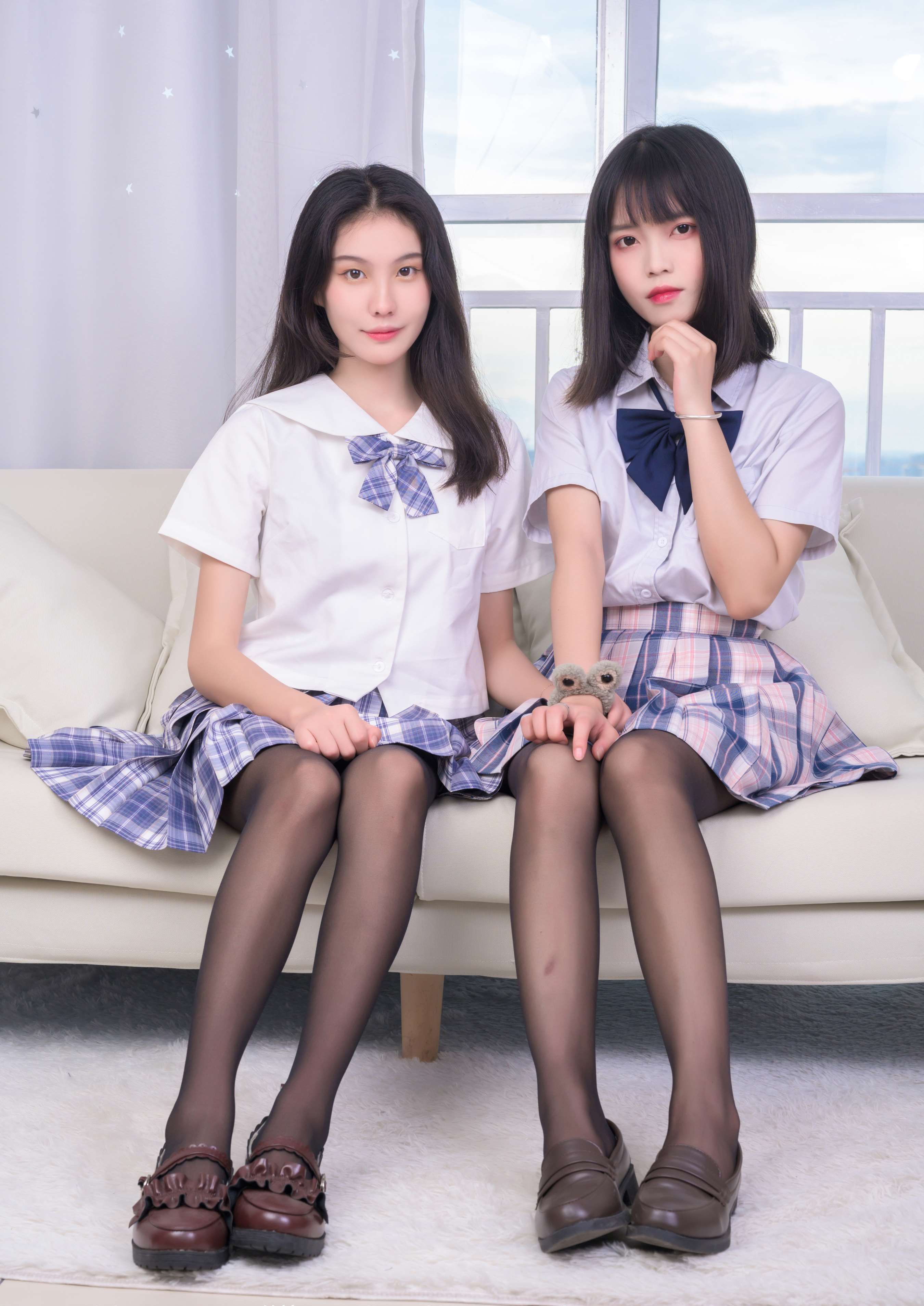 《素素&丹丹的黑丝脚丫》作品图