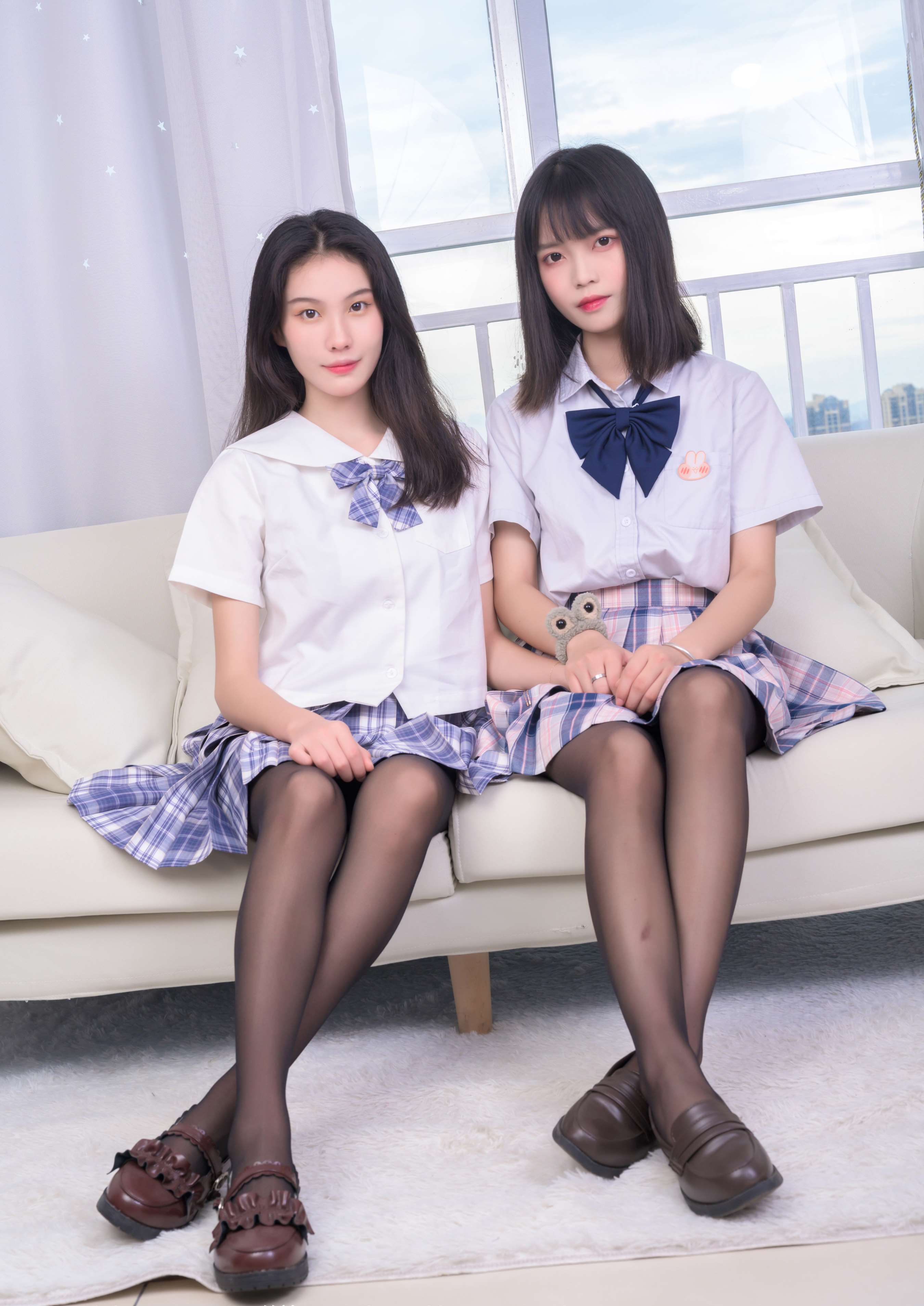 《素素&丹丹的黑丝脚丫》作品图