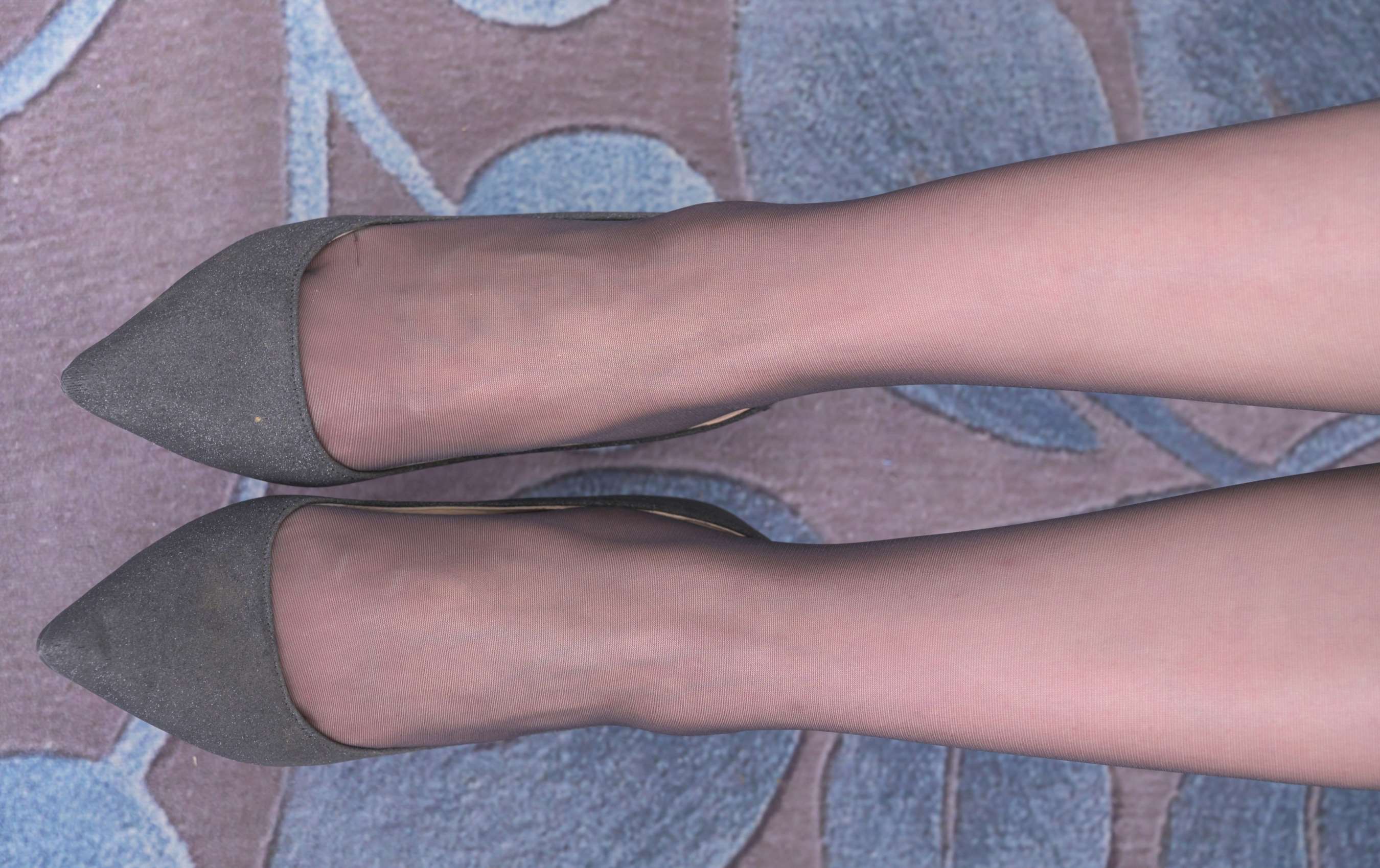 《悠悠 黑丝脚丫》作品图