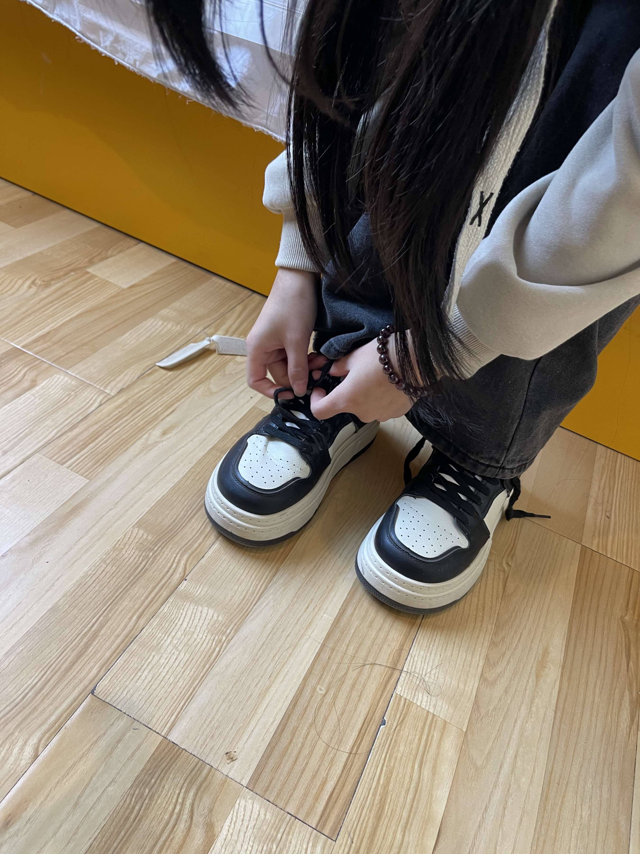 《少女棉袜脚丫》作品图