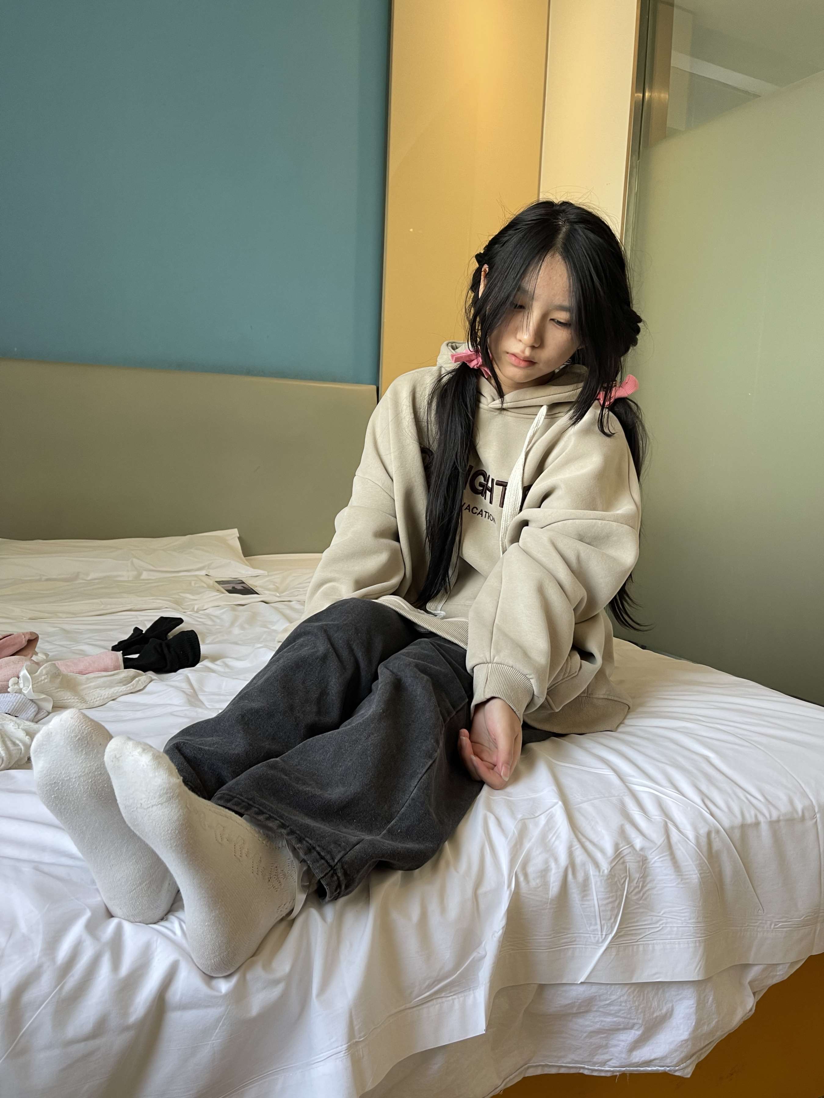 《少女棉袜脚丫》作品图