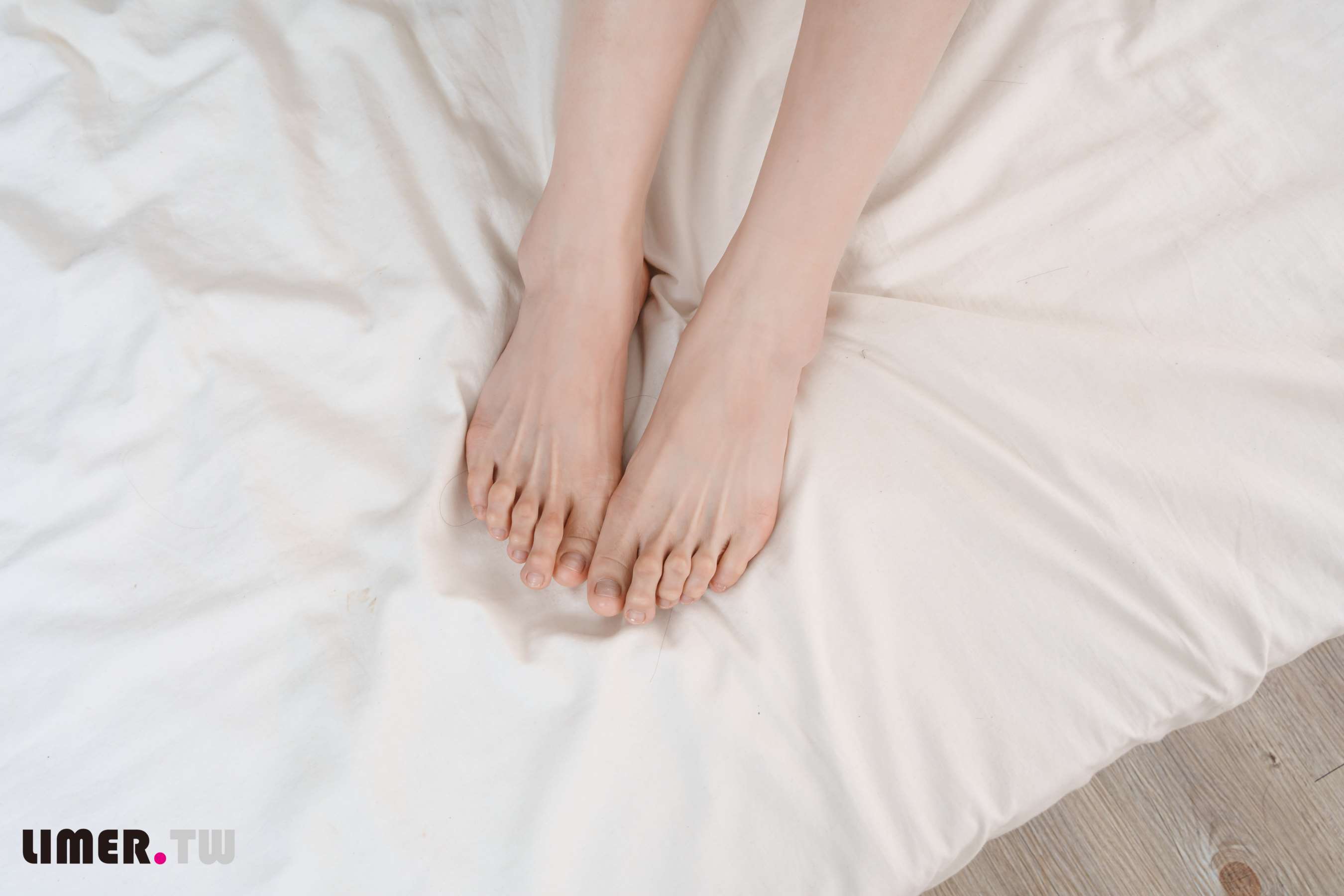 《[寄卖]素人 雨稀Nora 高挑身材可口 裸足》作品图