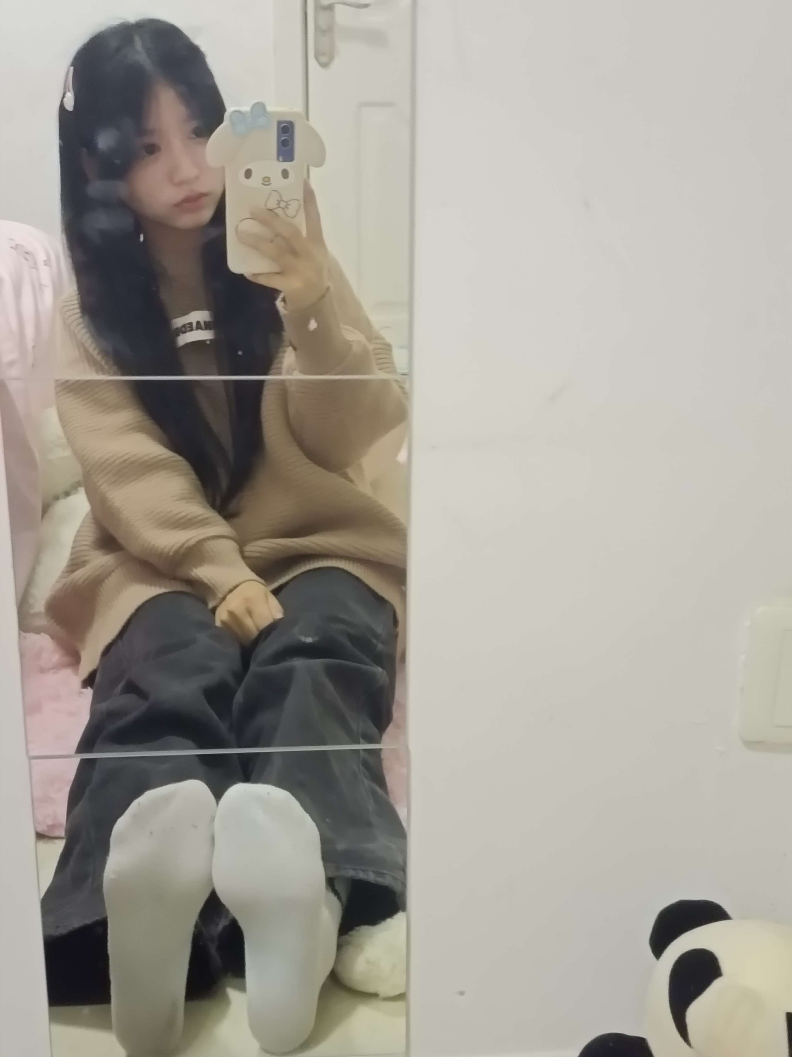 《少女自拍脚丫》作品图