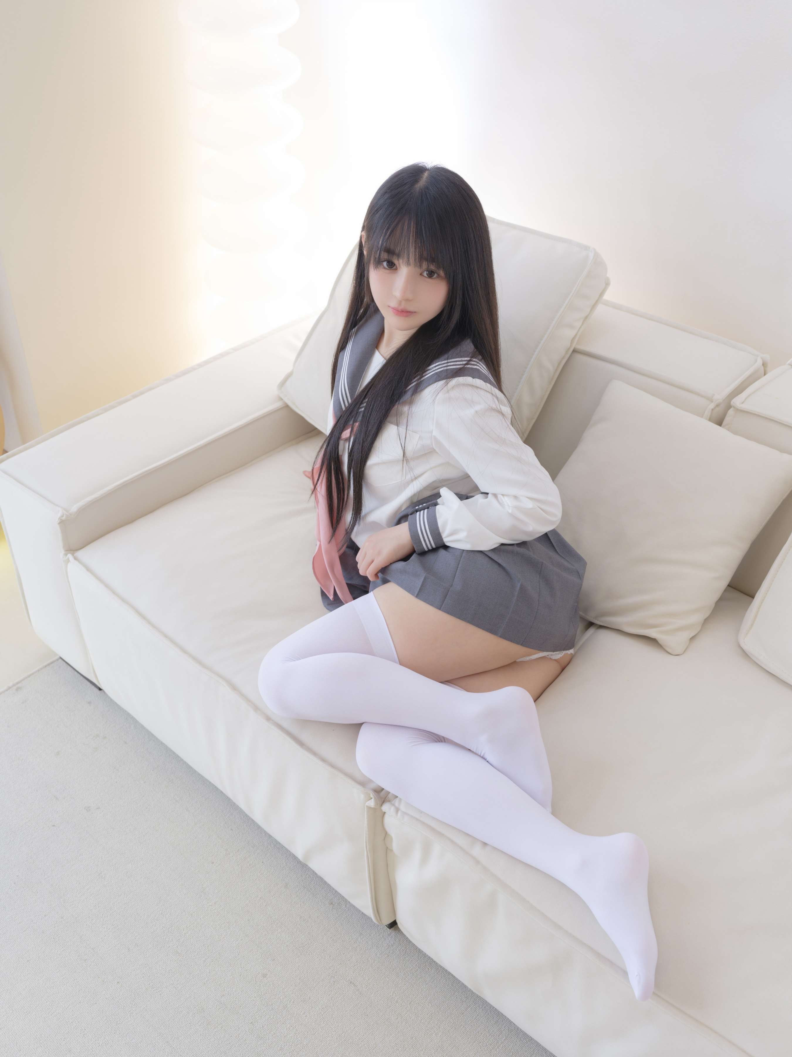 《白丝JK少女》作品图