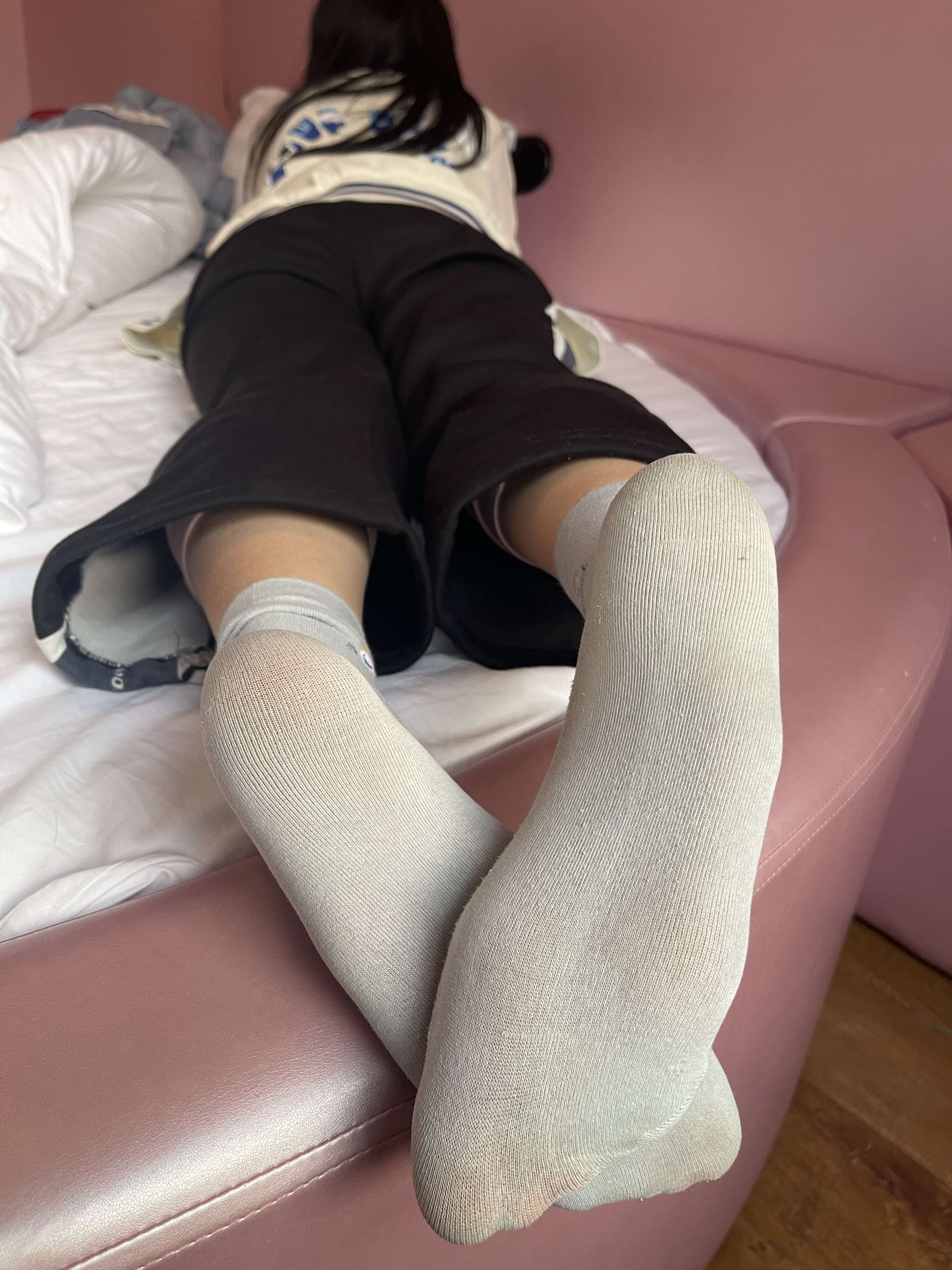 《少女的棉袜脚丫》作品图