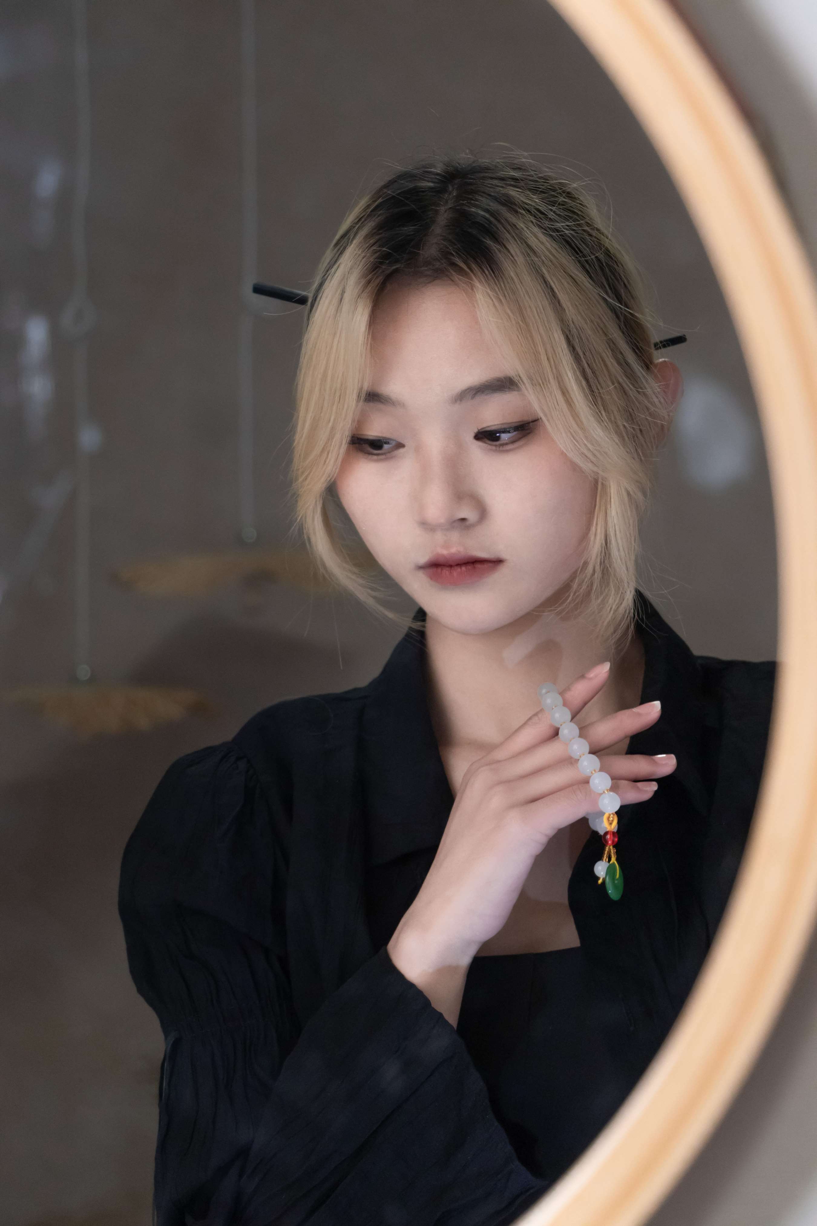 《小姐姐板鞋棉袜の嫩足脚丫》作品图