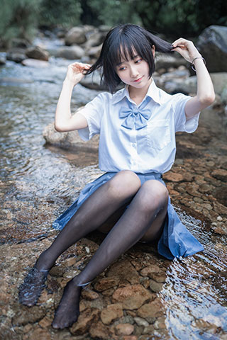 溪边JK制服