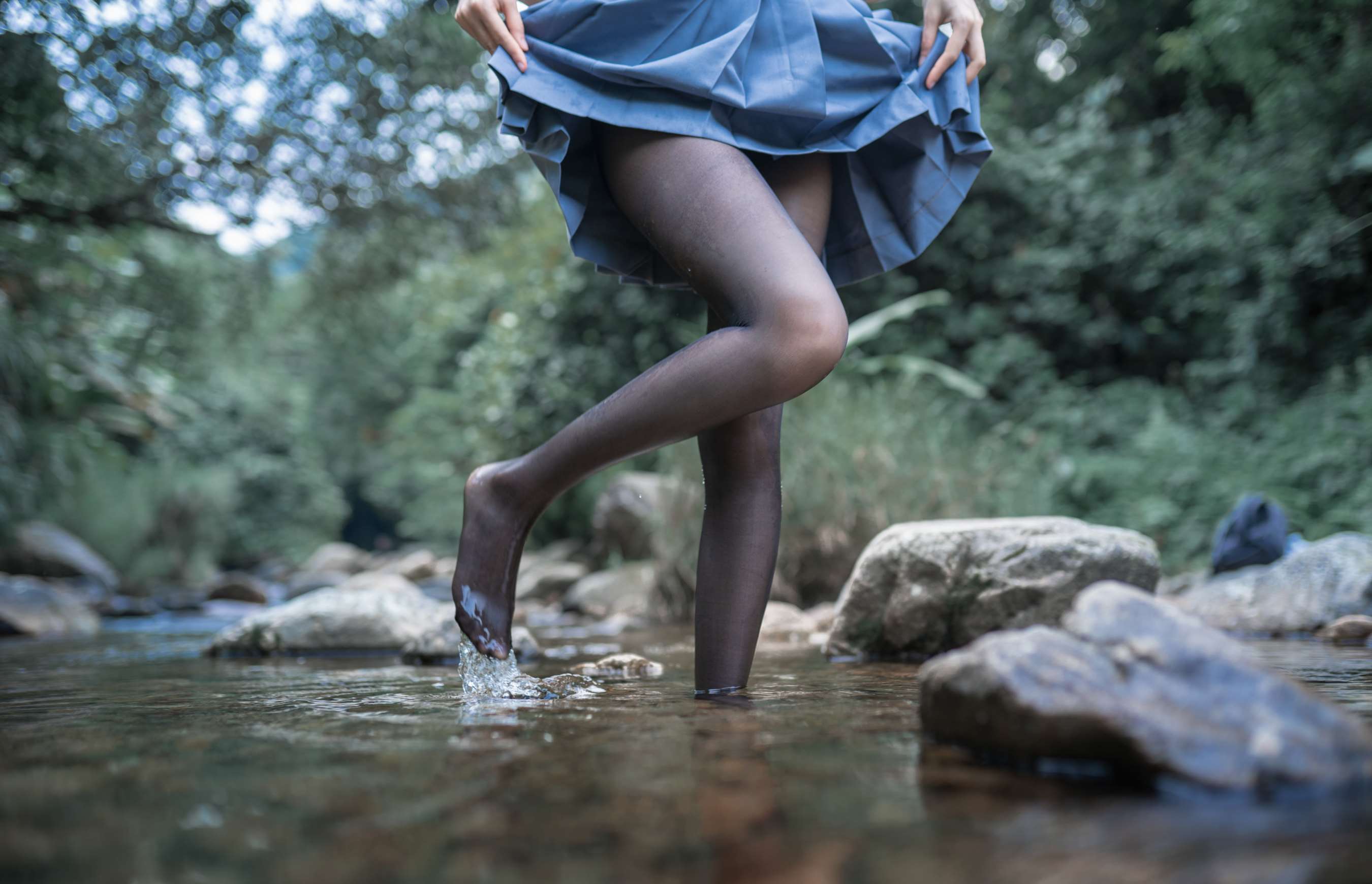 《溪边JK制服》作品图