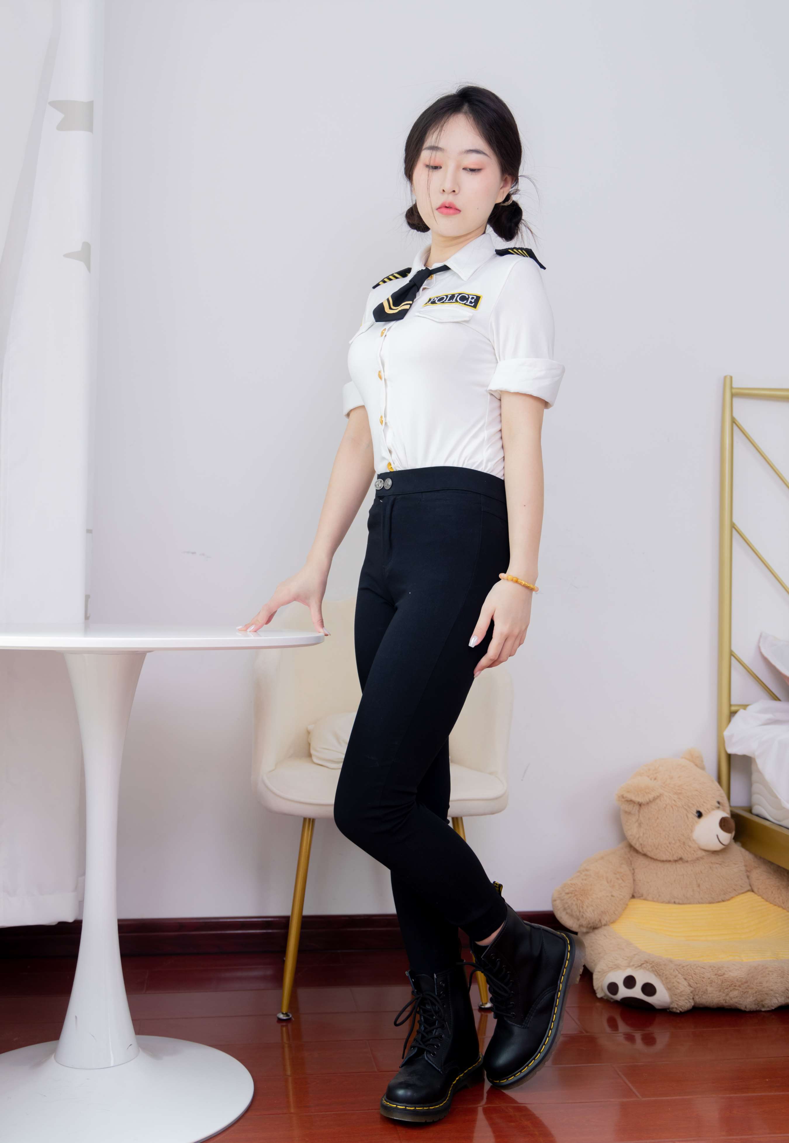 《美兔-晚风吹人醒》作品图