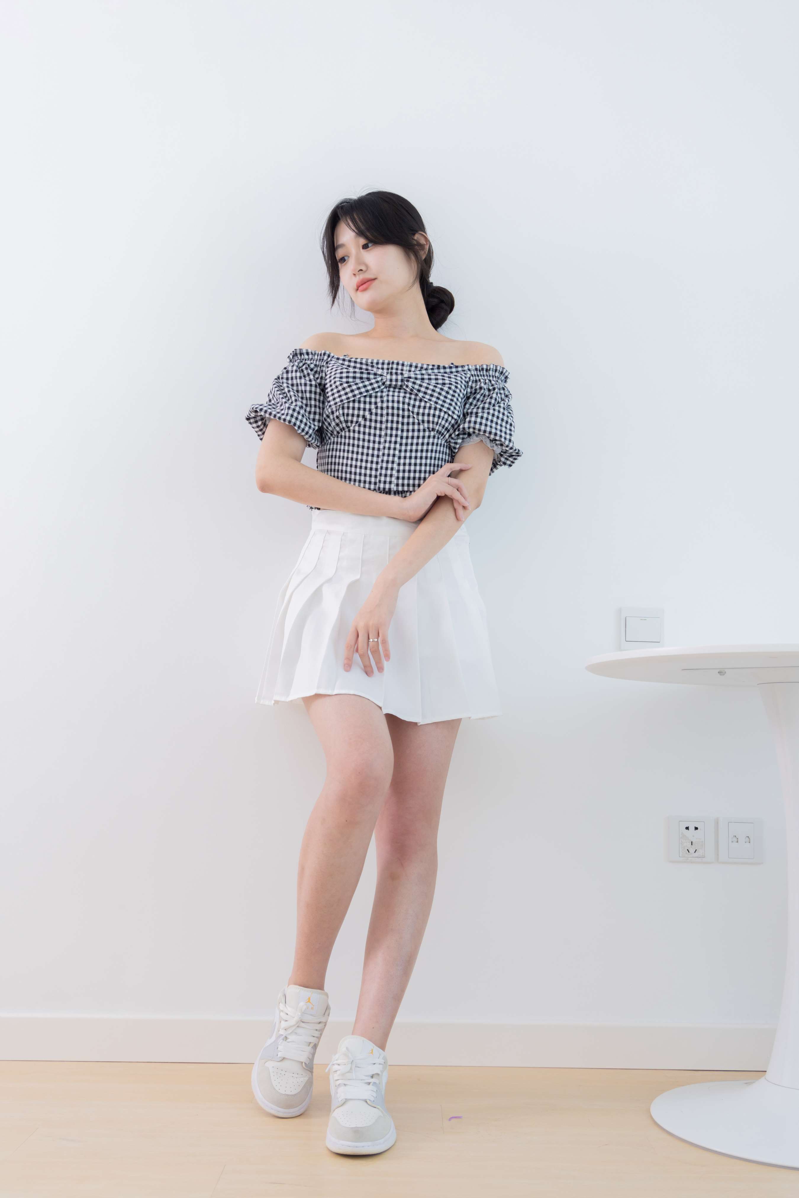 《小敏板鞋の白棉袜脚丫》作品图