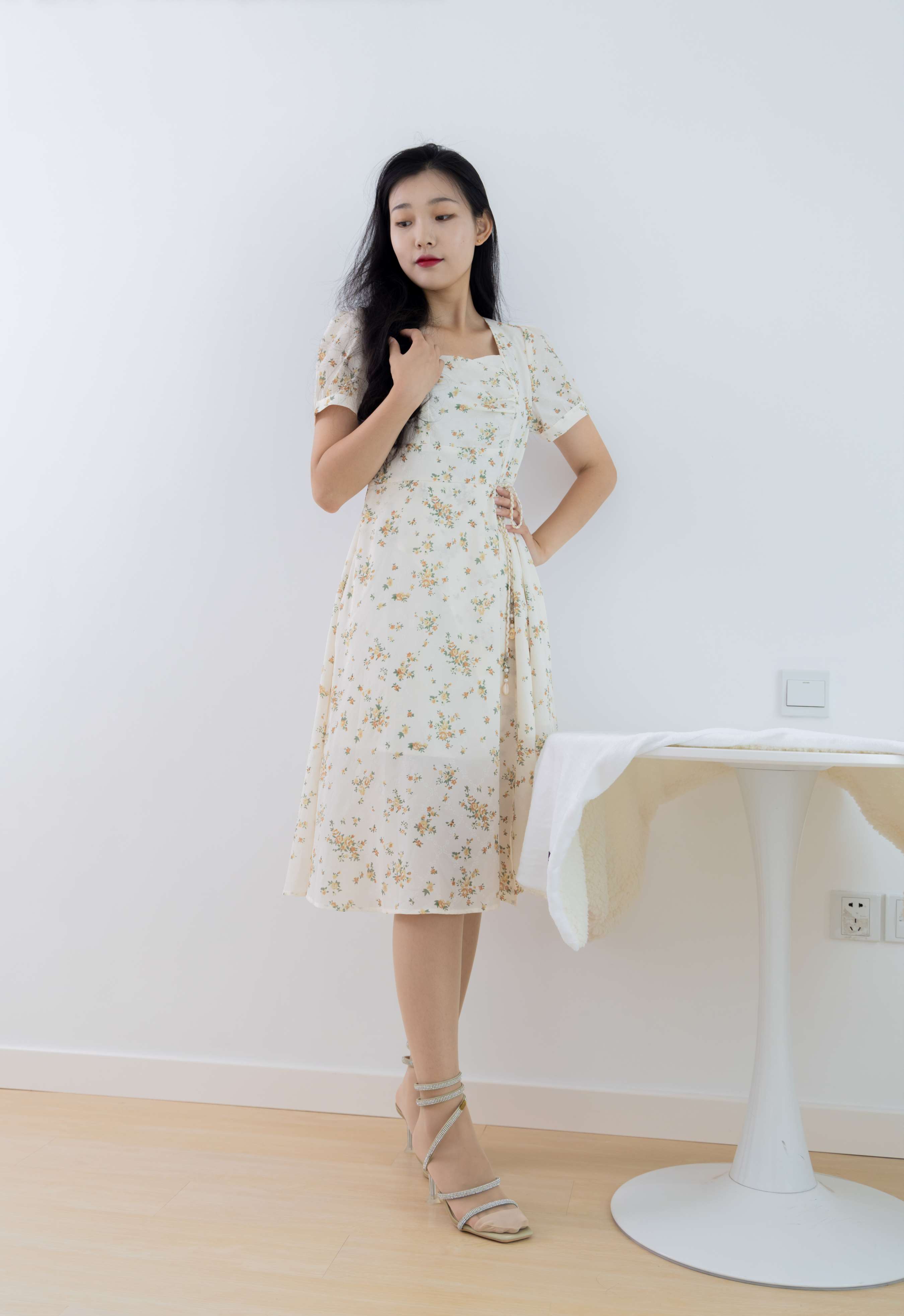 《桐桐高跟の丝脚丫》作品图