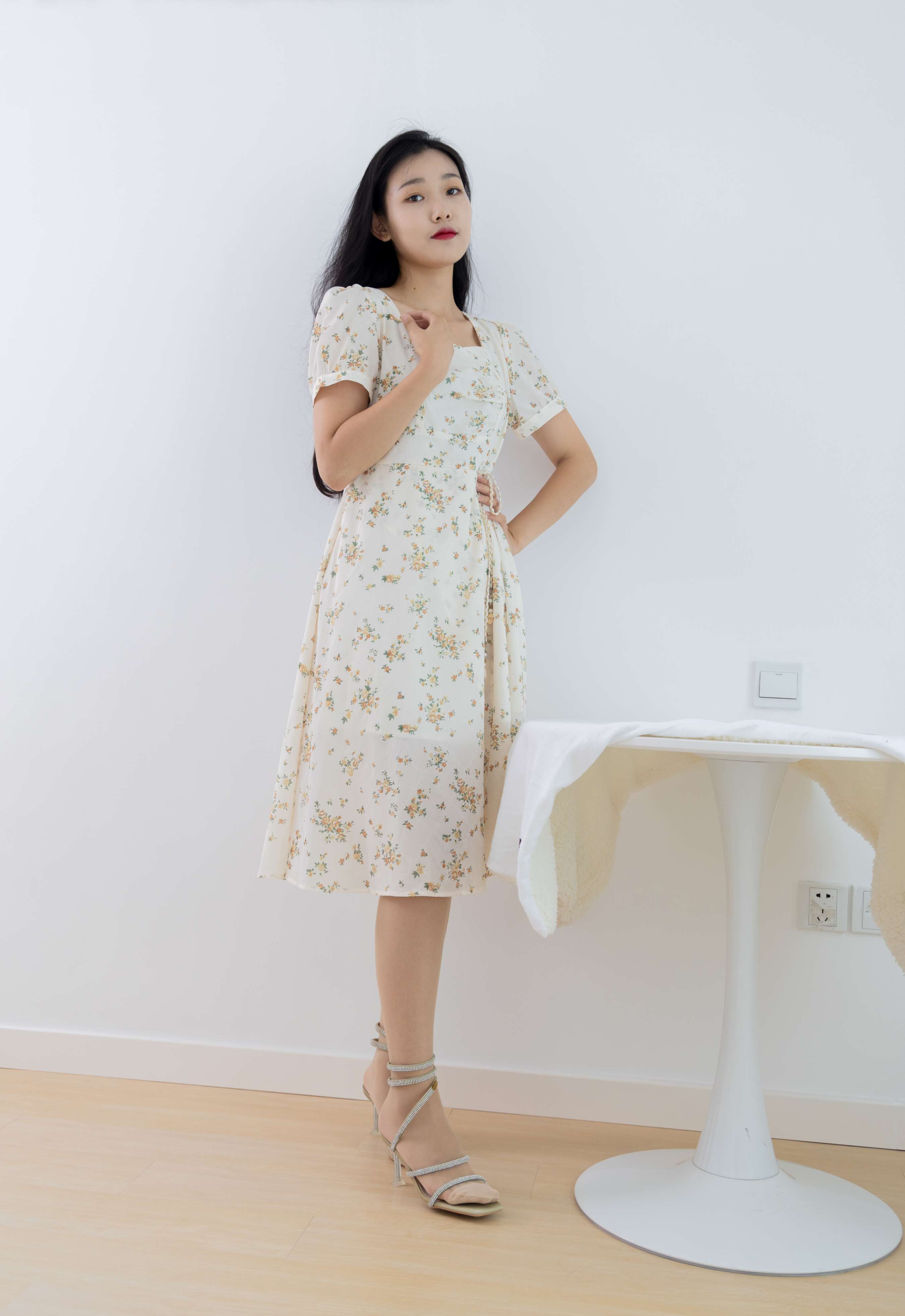 《桐桐高跟の丝脚丫》作品图