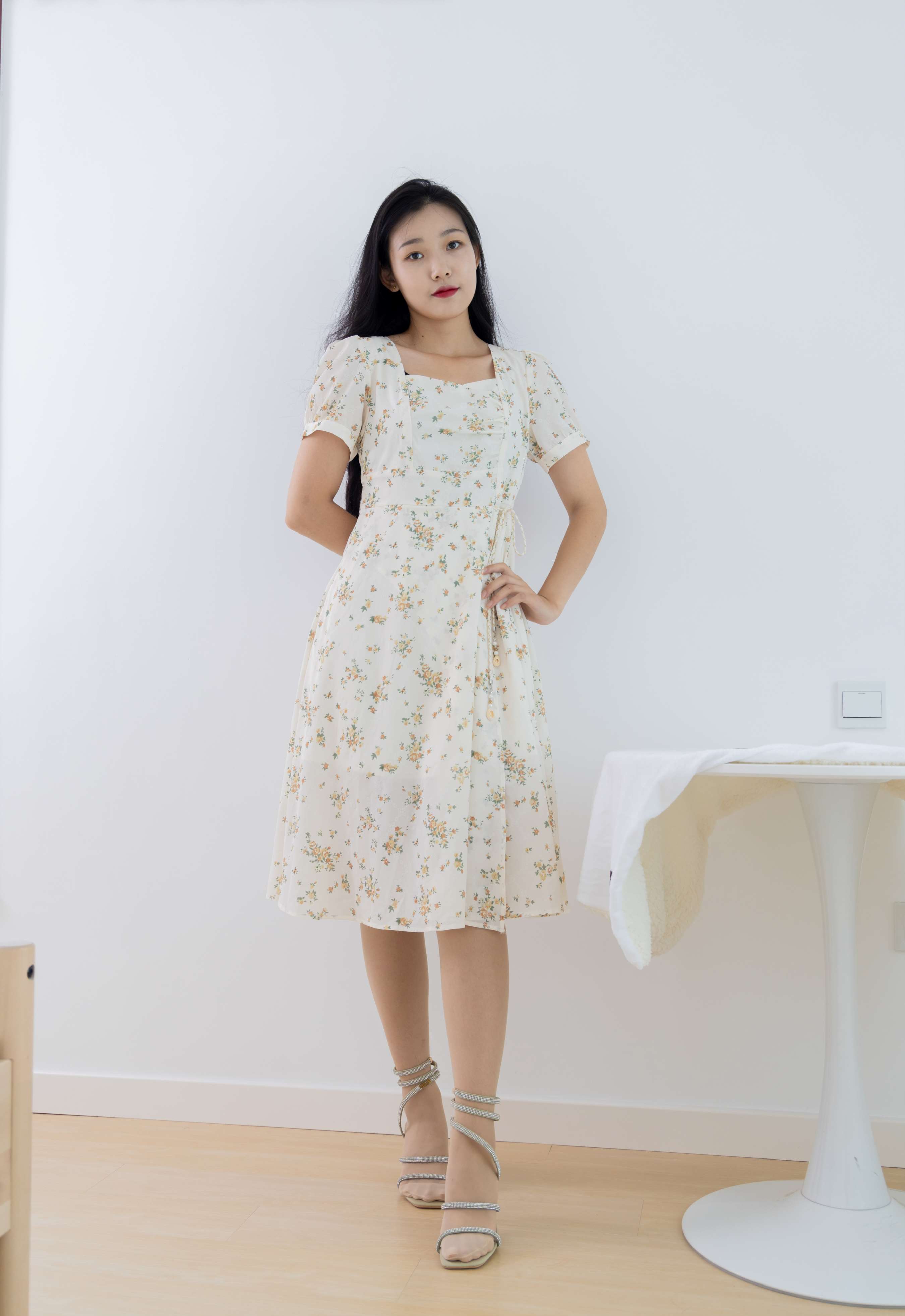 《桐桐高跟の丝脚丫》作品图