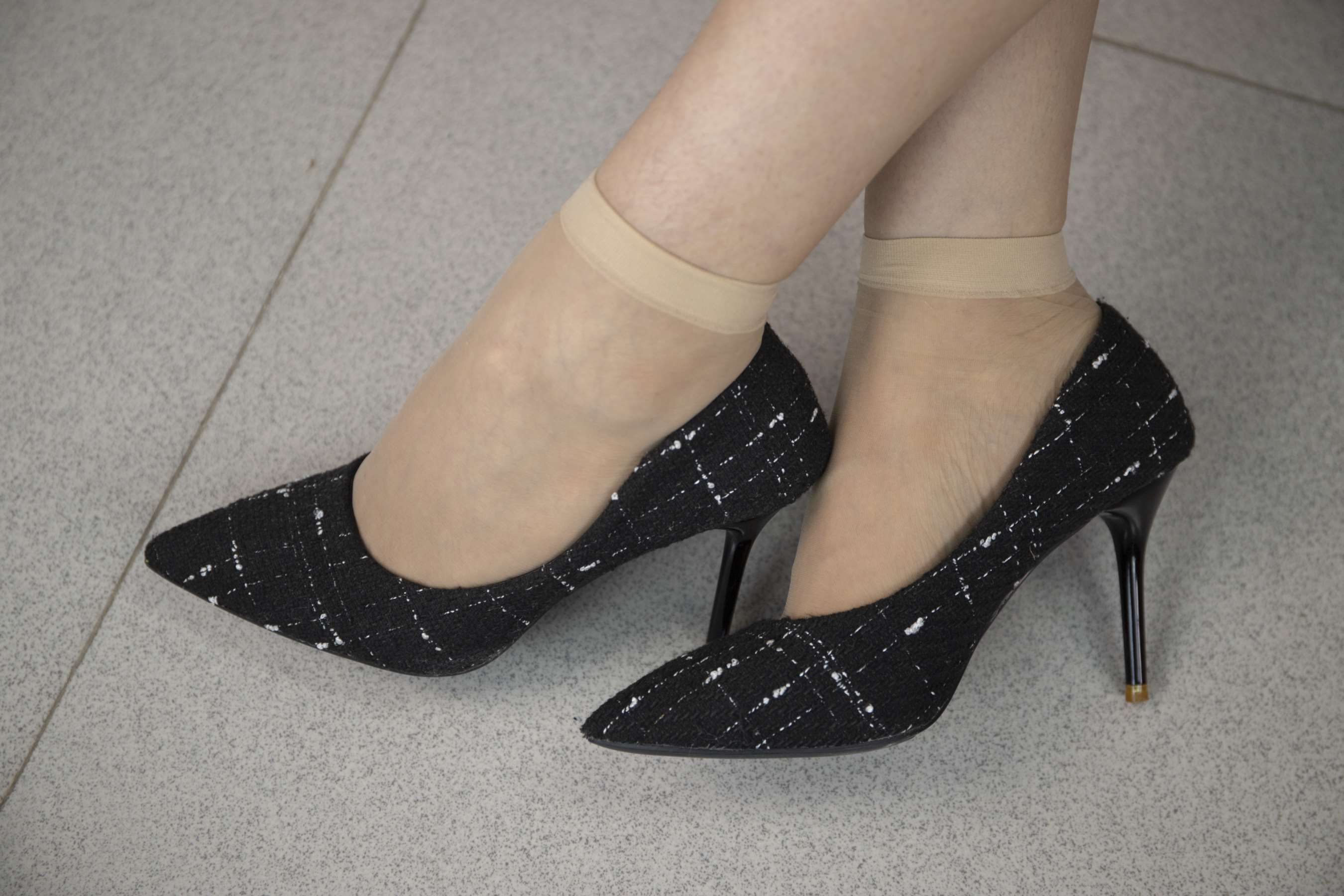 《玥玥的肉丝高跟脚丫》作品图