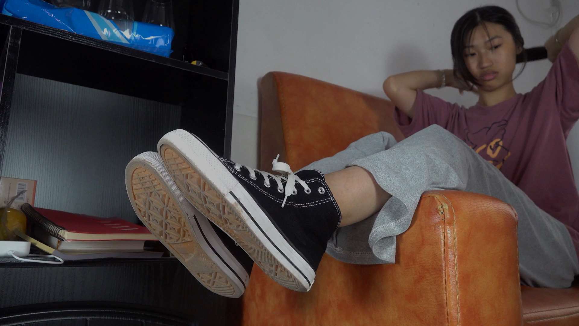 《[寄卖视频]-嘉欣连续穿了五天的臭袜子，袜子都穿烂了》作品图