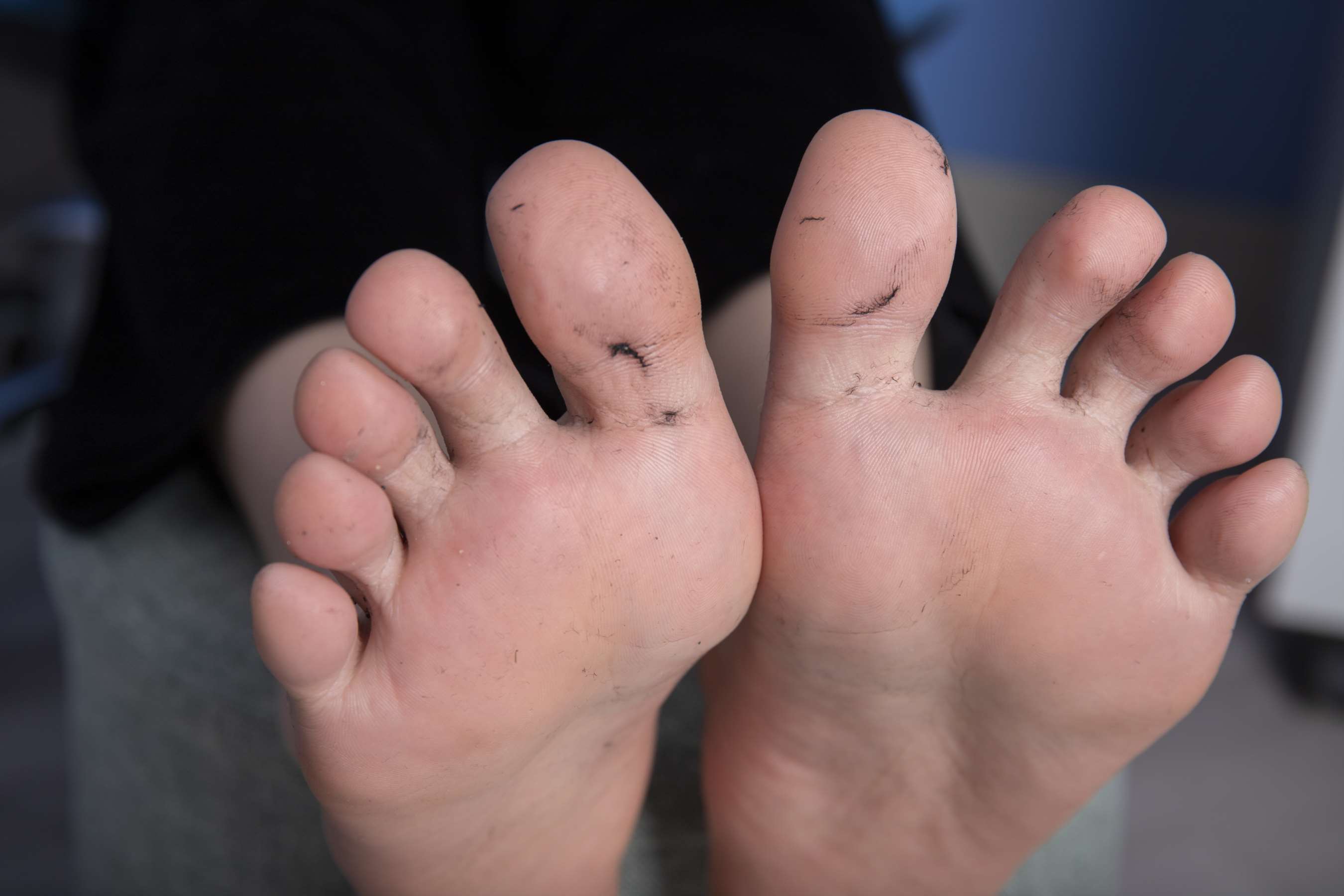 《梓潼刚脱了棉袜的原味脚丫》作品图