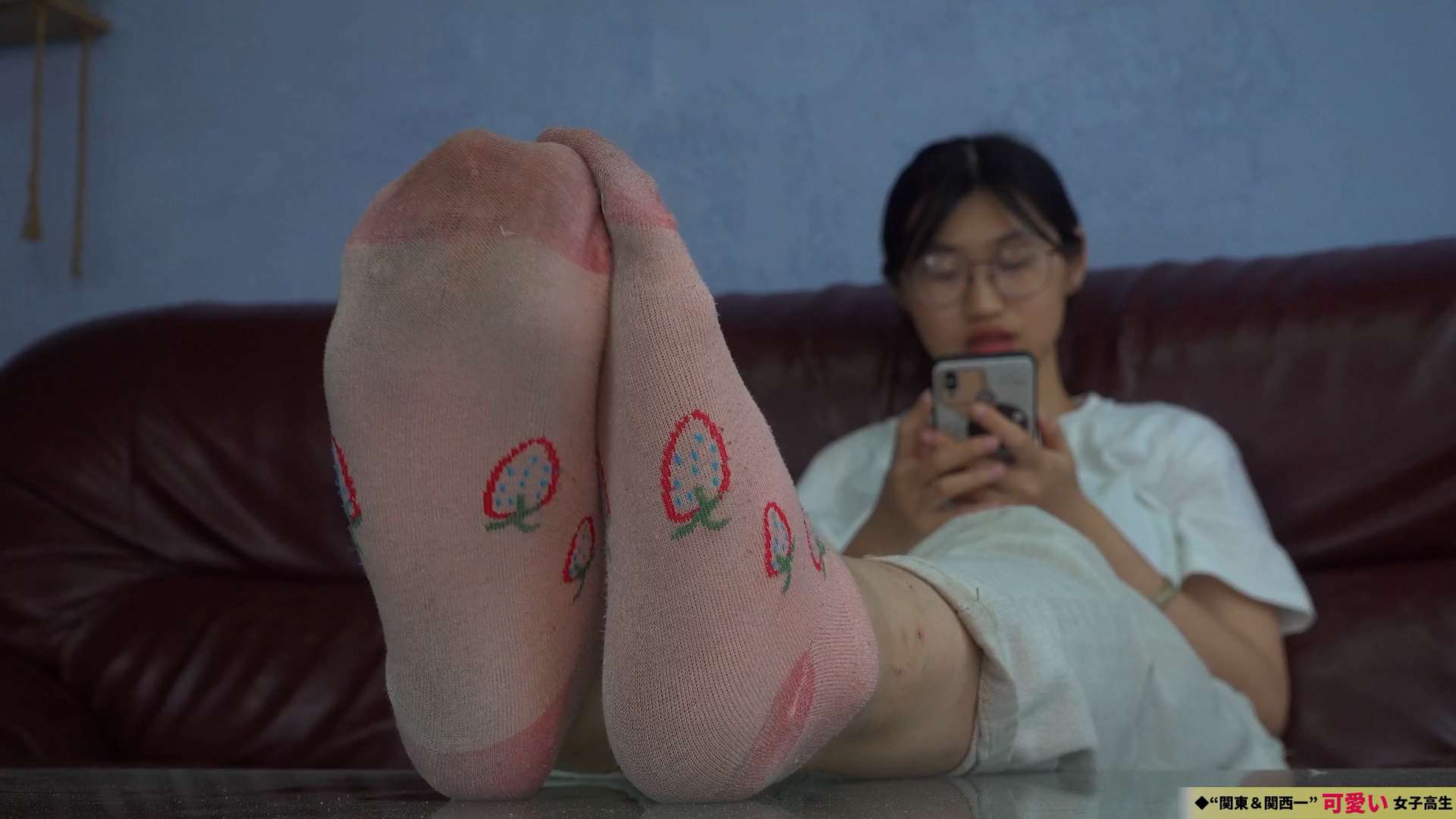 《[视频]-嘉欣一星期没换的臭袜子，臭味非常浓》作品图