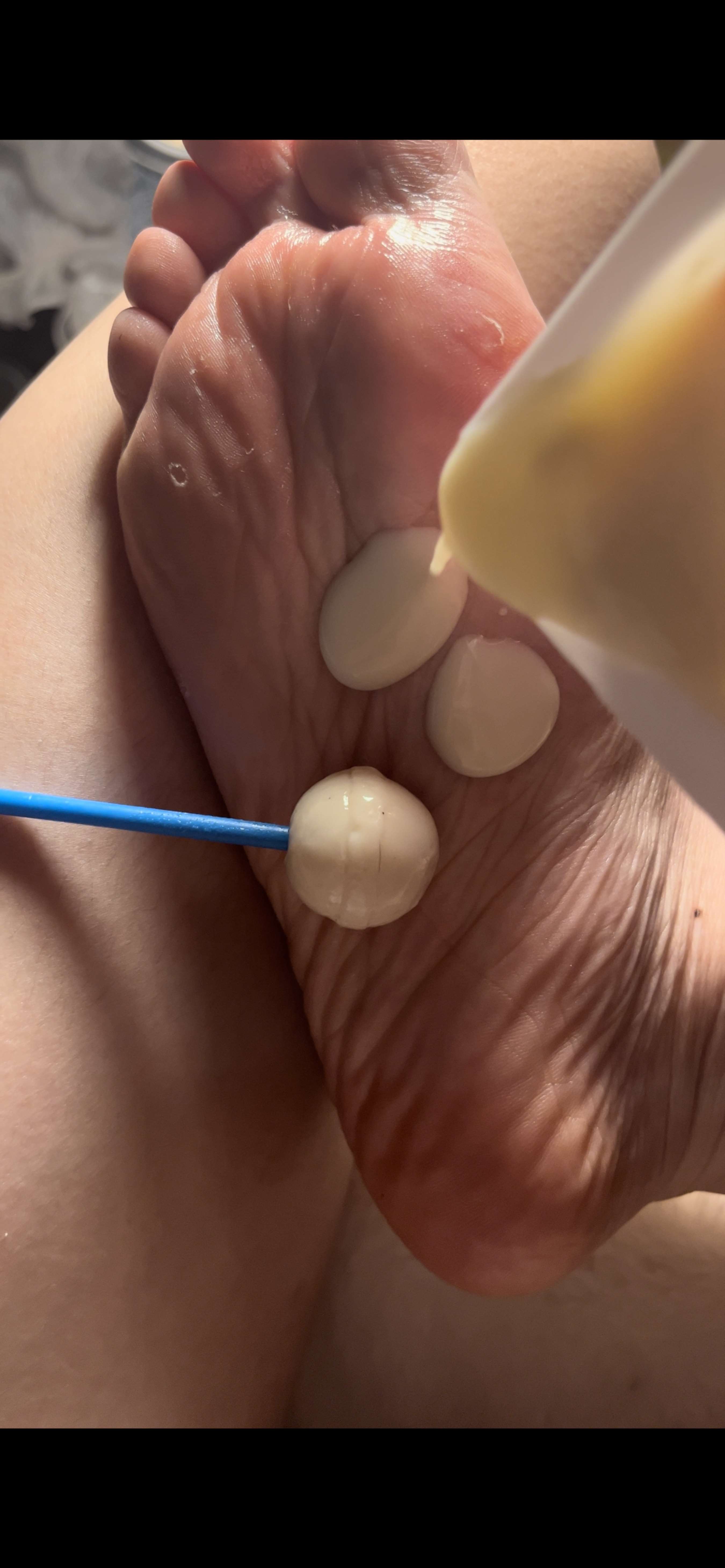 《[视频] 套路02年妹妹用棒棒糖按摩脚底》作品图