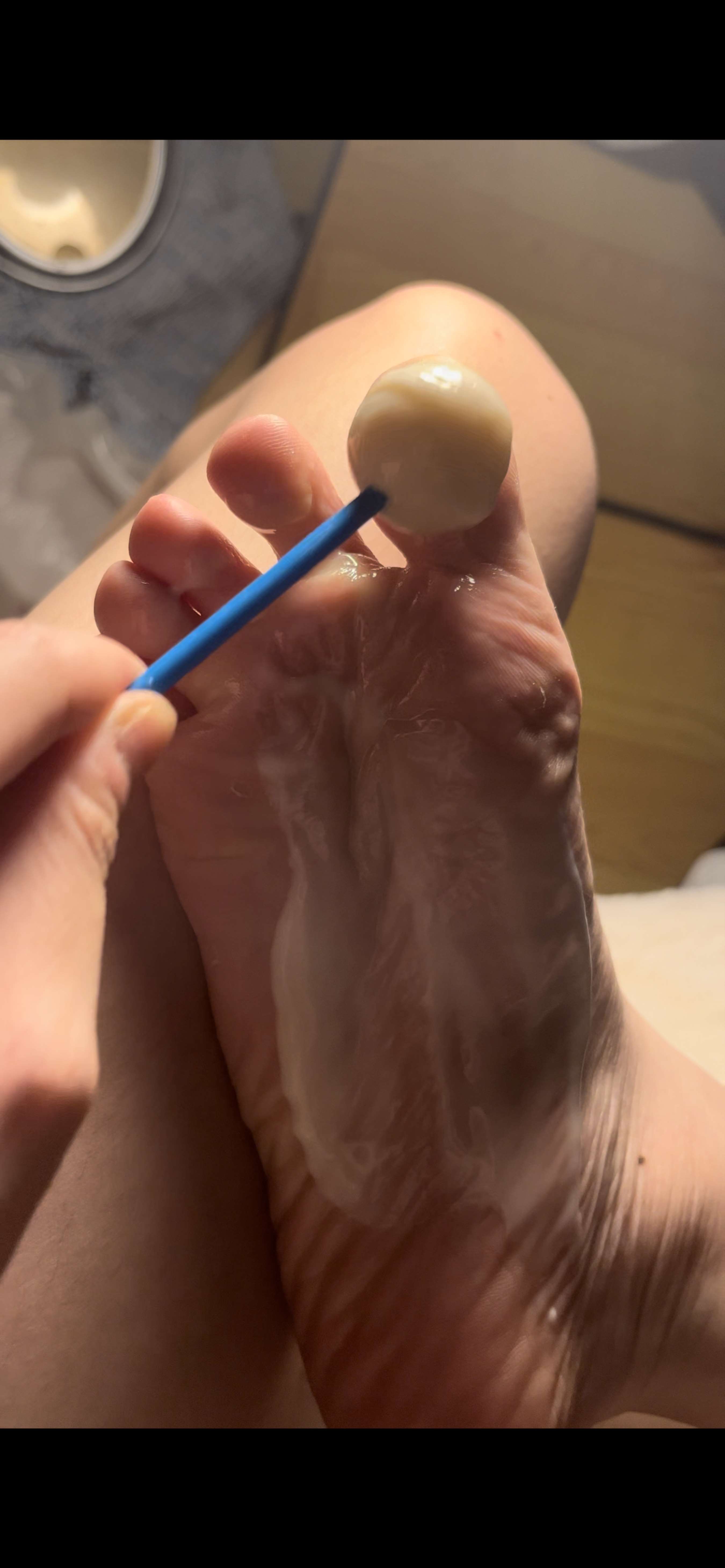 《[视频] 套路02年妹妹用棒棒糖按摩脚底》作品图