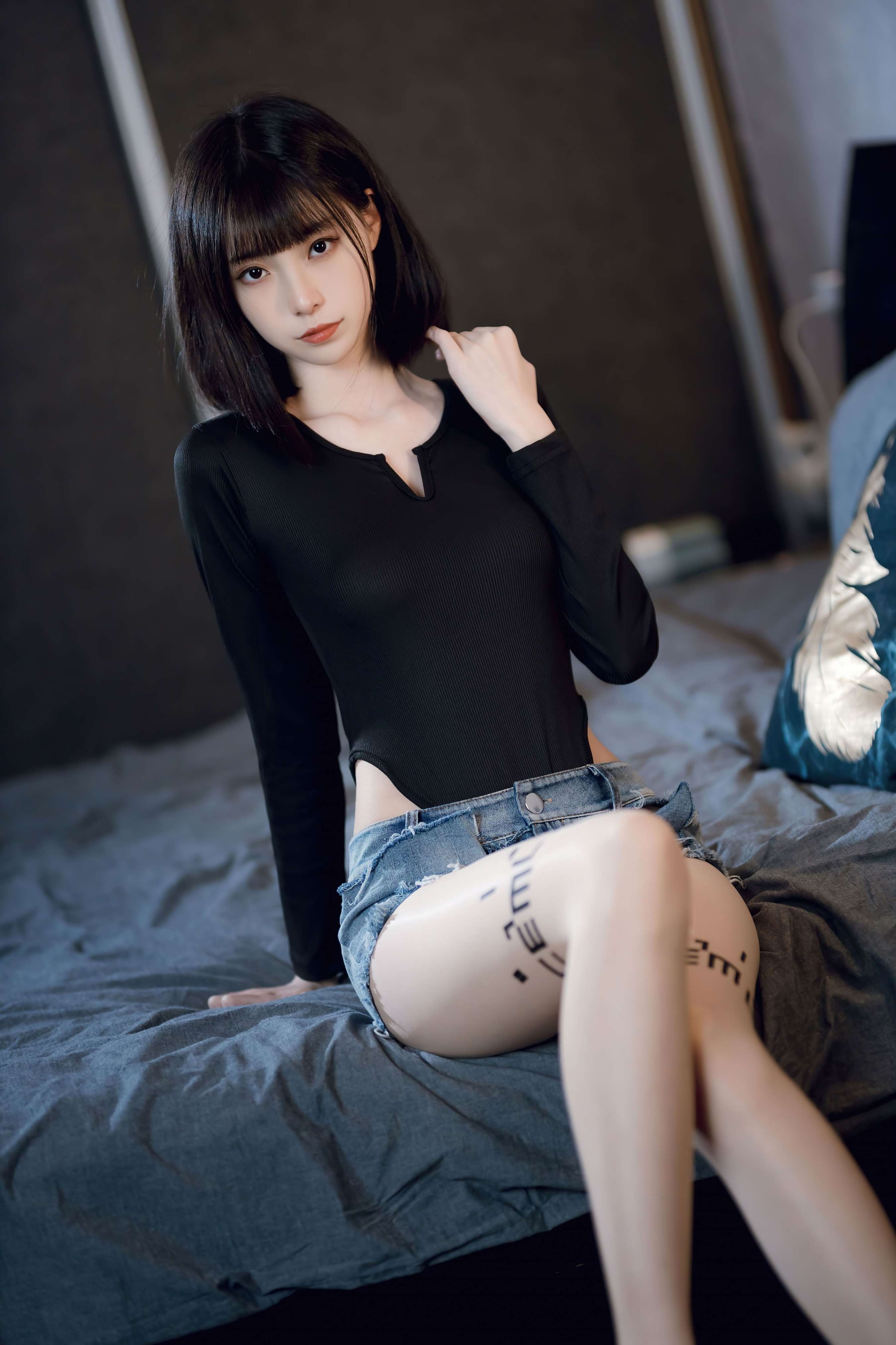 《许岚-纯欲牛仔短裤》作品图