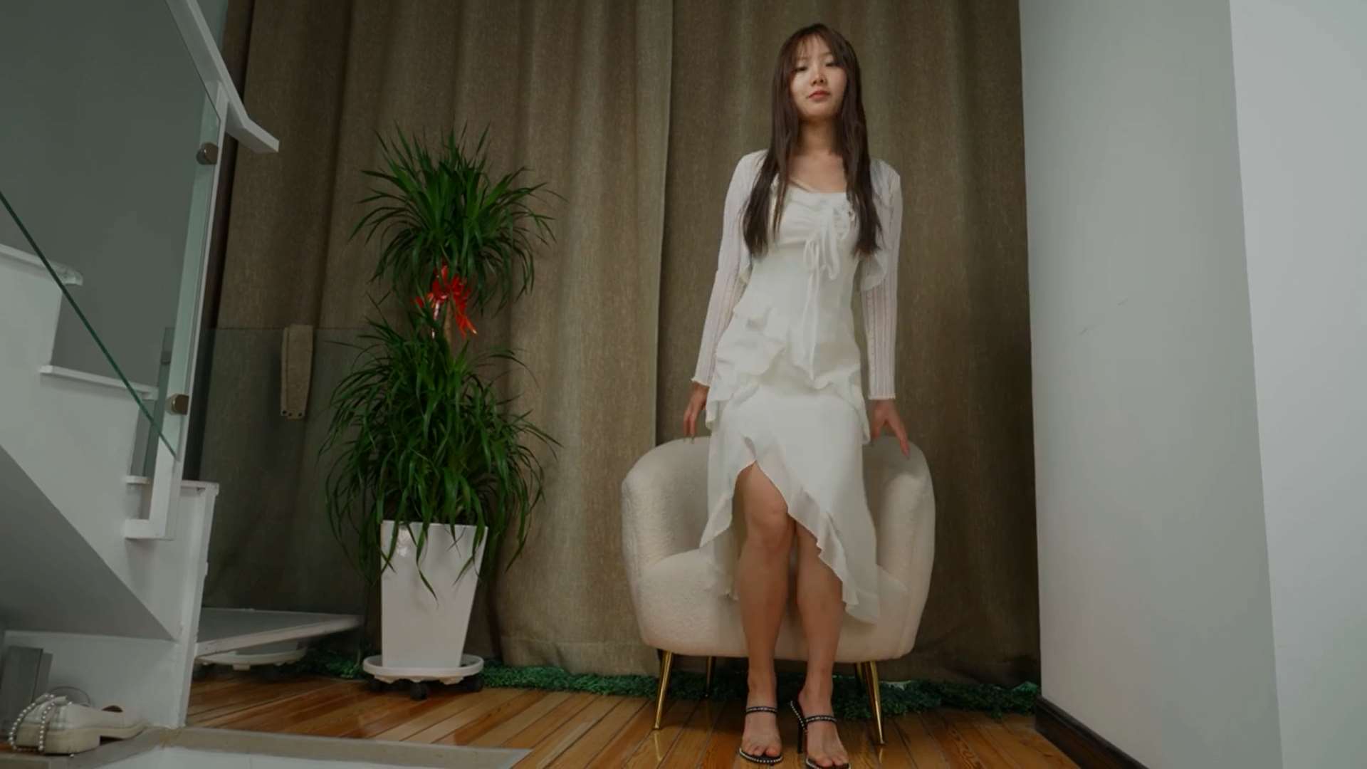 《[寄卖视频]-A&F-嗒嗒-展示她的脚丫》作品图