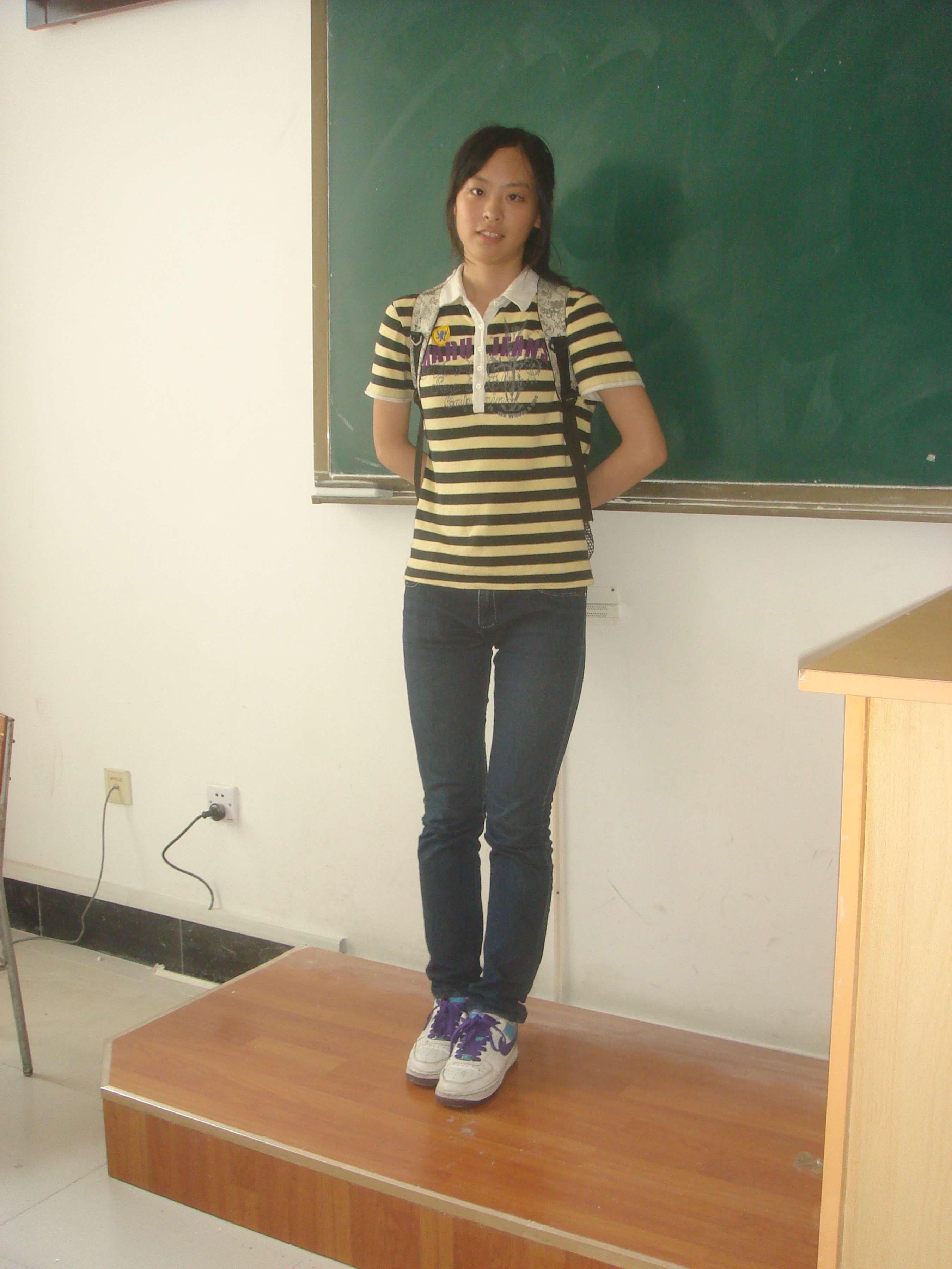 《高三女生刘倩倩》作品图