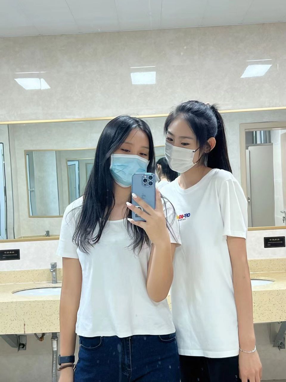 《[视频]套路身高178 43大脚的高三美女》作品图