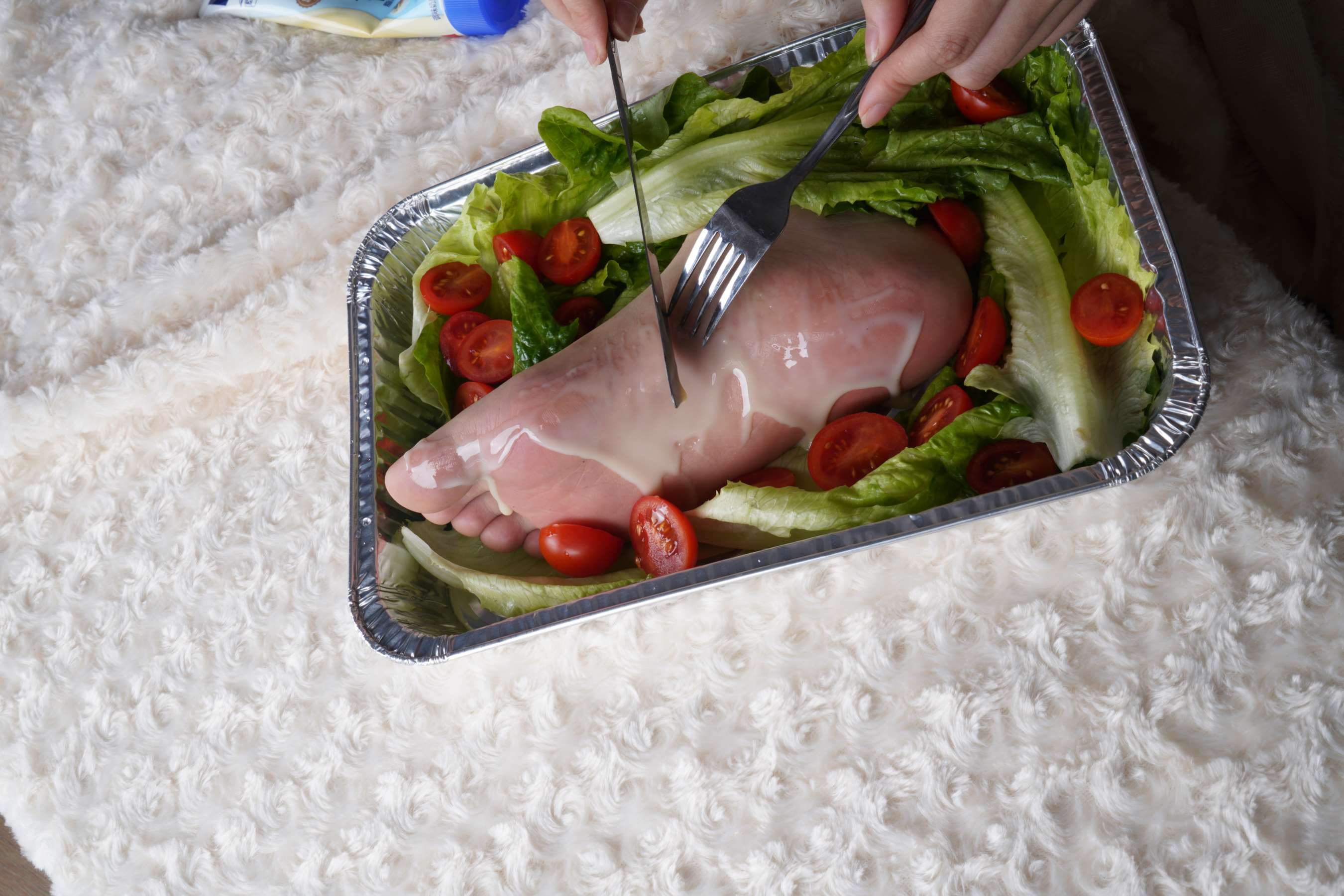 《小莹的脚丫大餐》作品图