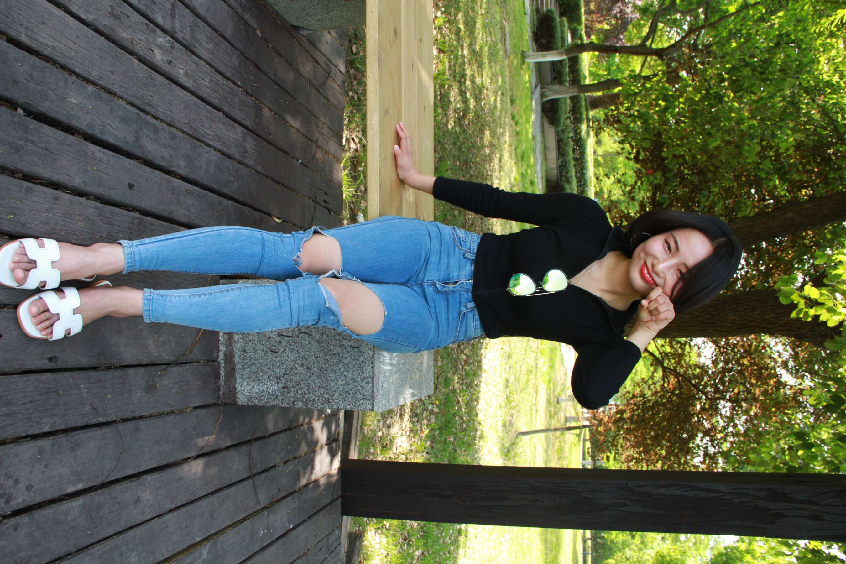 《体育系大三学姐的嫩足》作品图